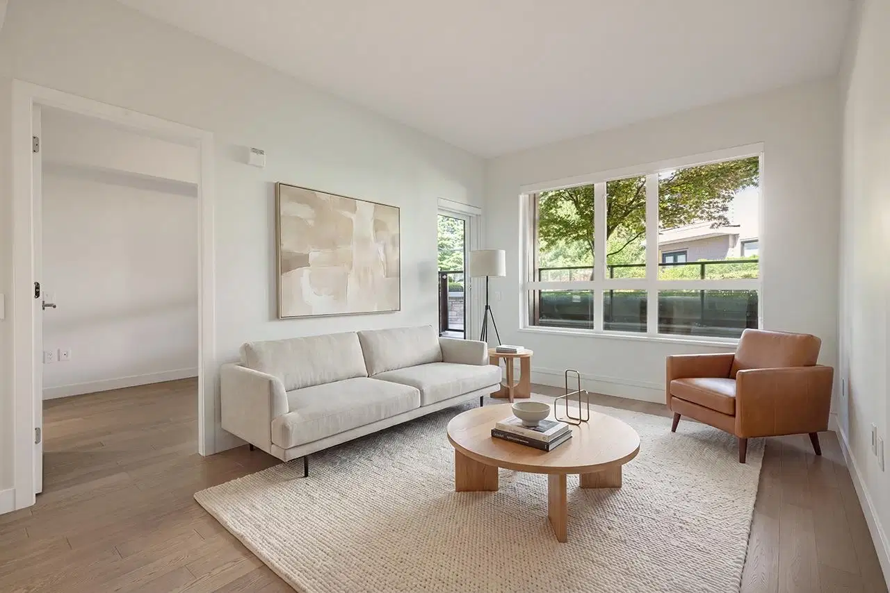 #218 – 3220 Connaught Crescent