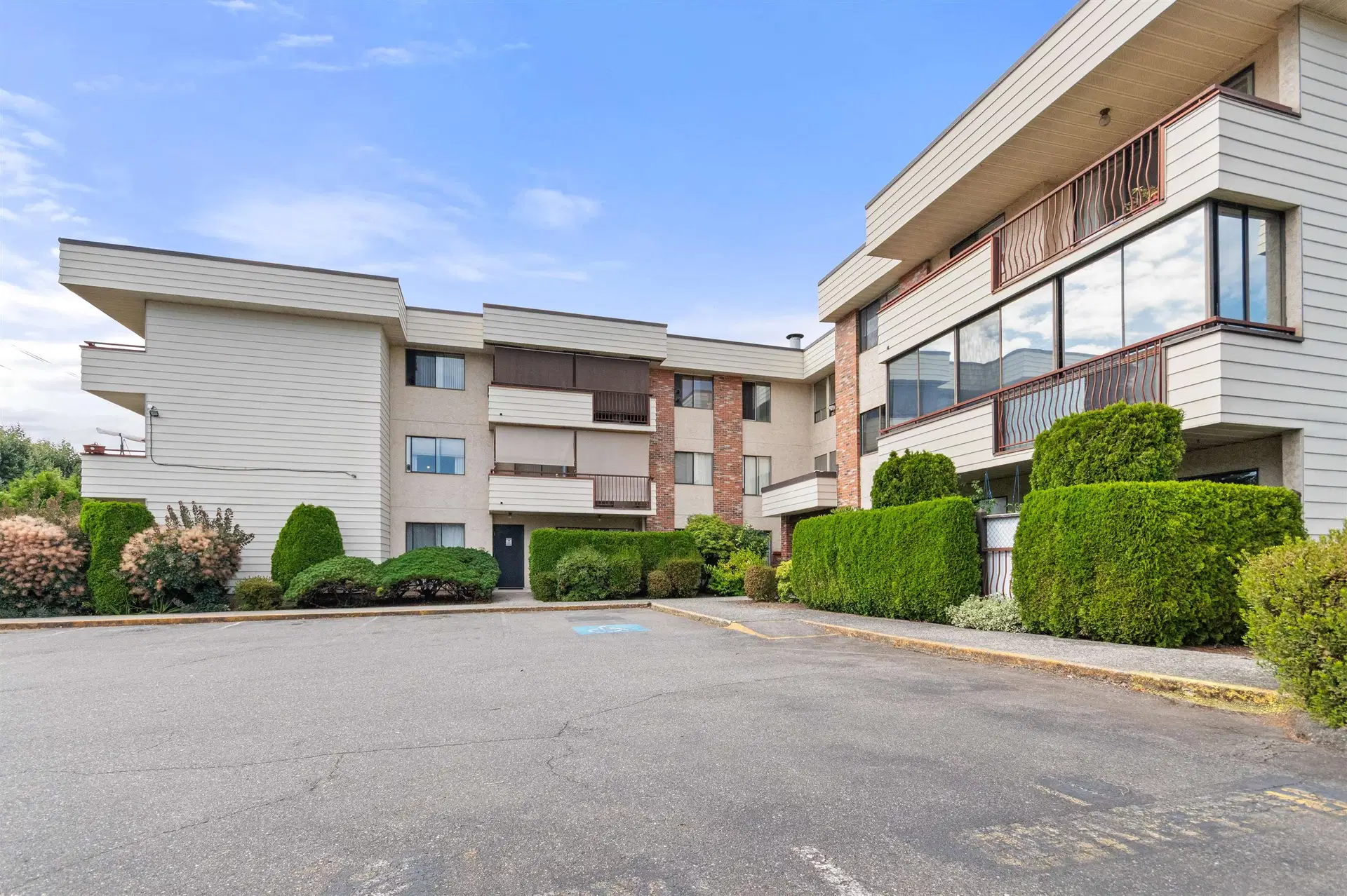 #301 – 32885 George Ferguson Way