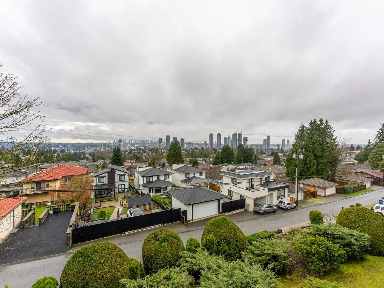 Photo 2 of 20 at #307 – 5340 Hastings Street