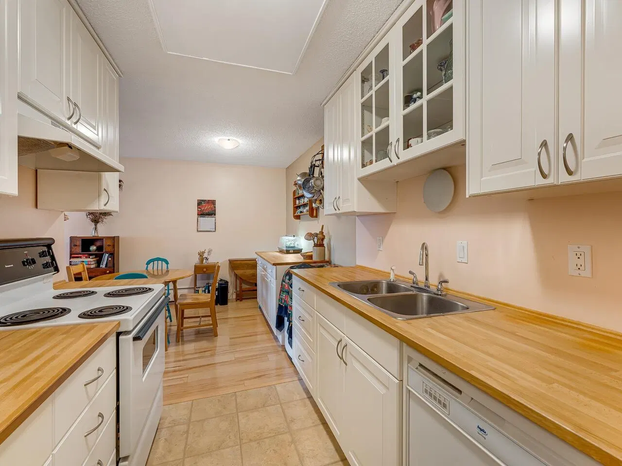 Photo 5 of 20 at #307 – 5340 Hastings Street