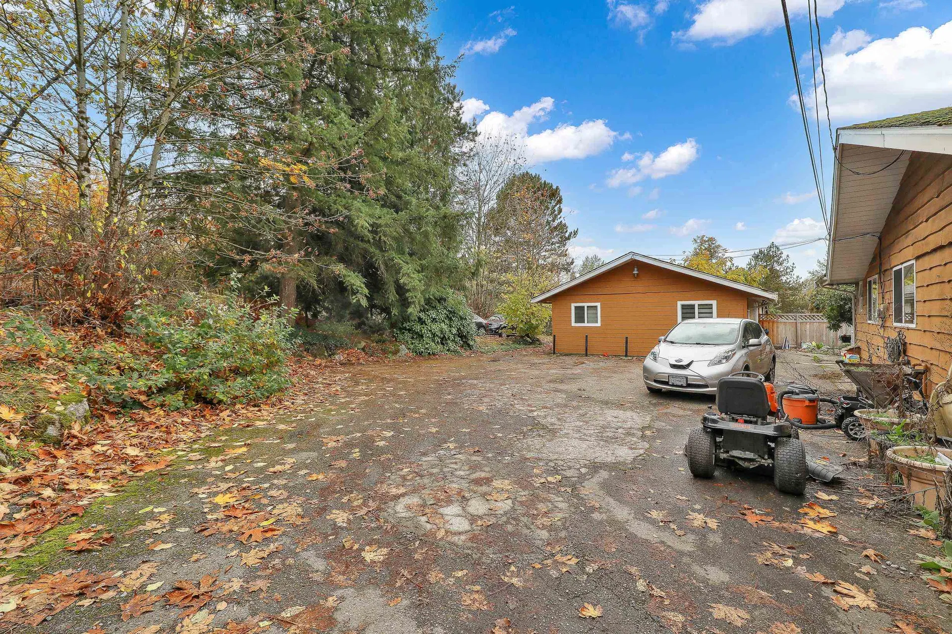 Photo 4 of 40 at 7913 192 Street