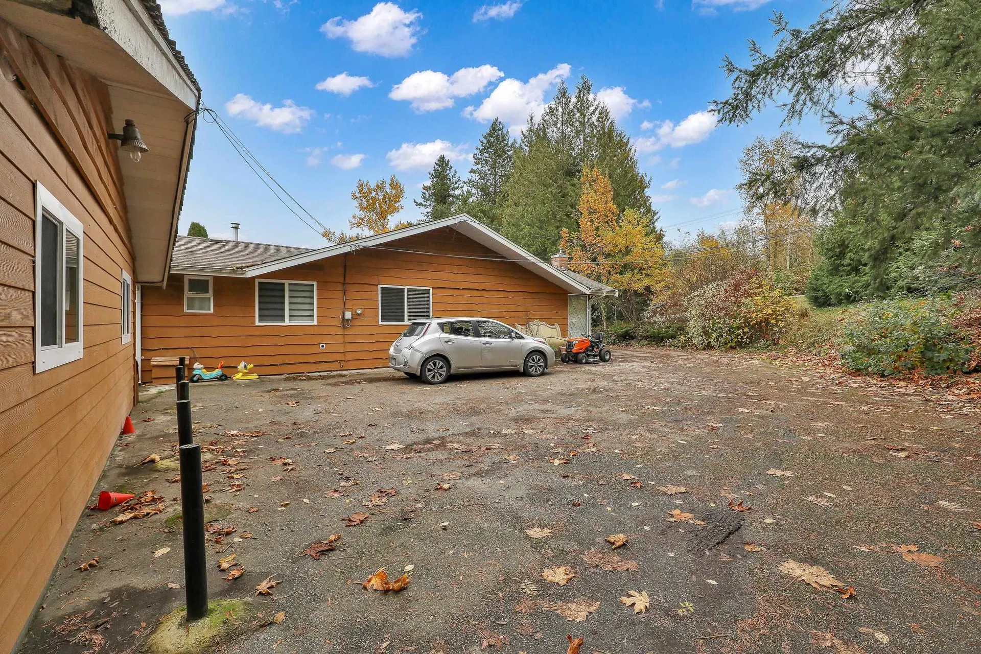Photo 5 of 40 at 7913 192 Street