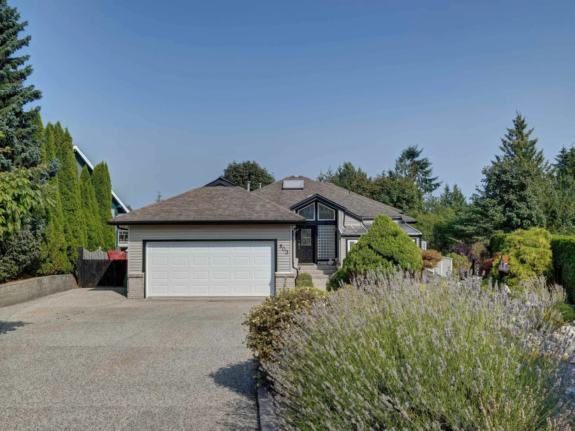 Photo 2 of 40 at 803 Oceanmount Boulevard