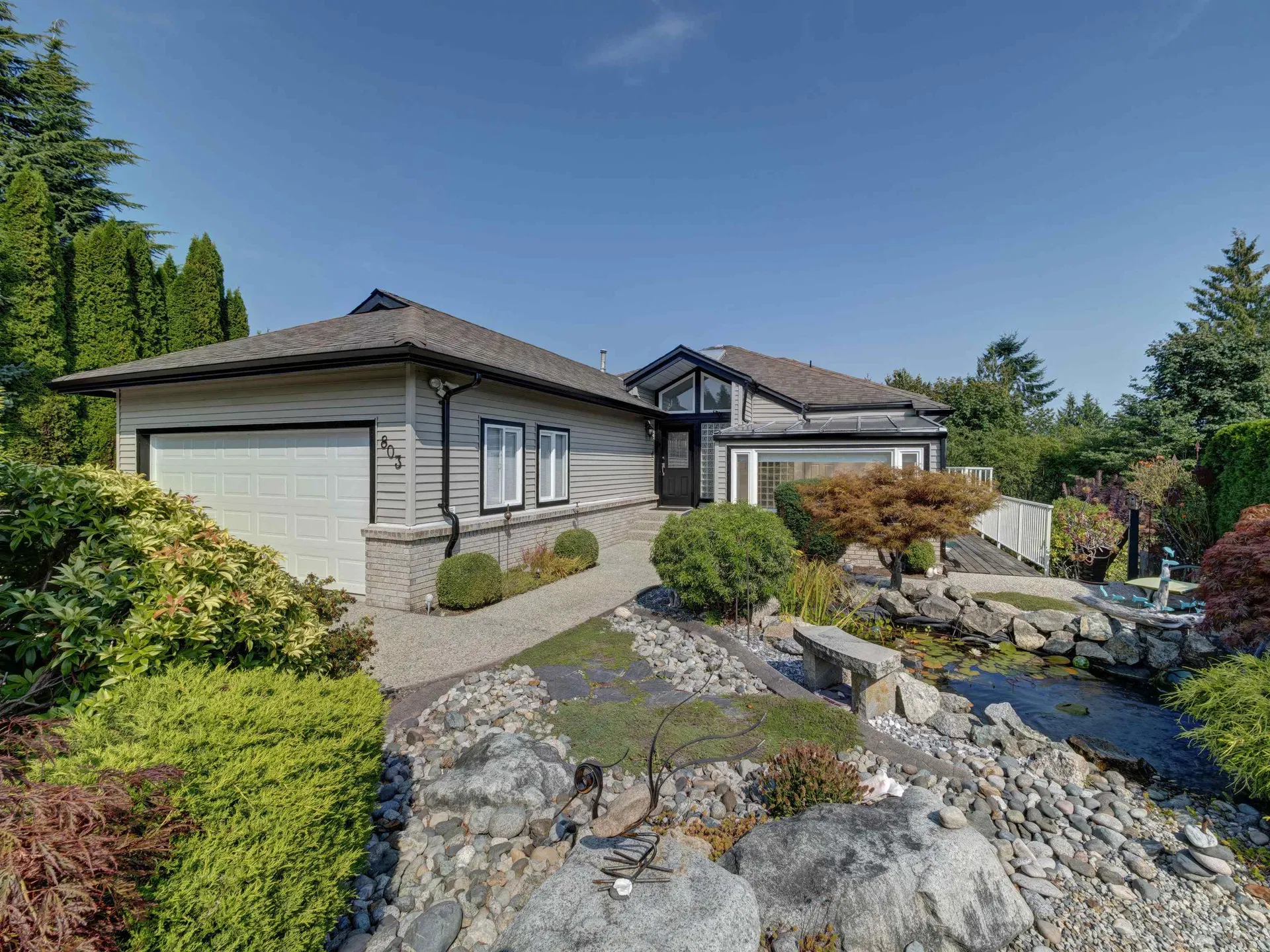 Photo 3 of 40 at 803 Oceanmount Boulevard
