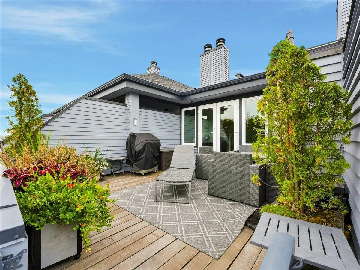 Photo 3 of 12 at #16 – 1620 Balsam Street