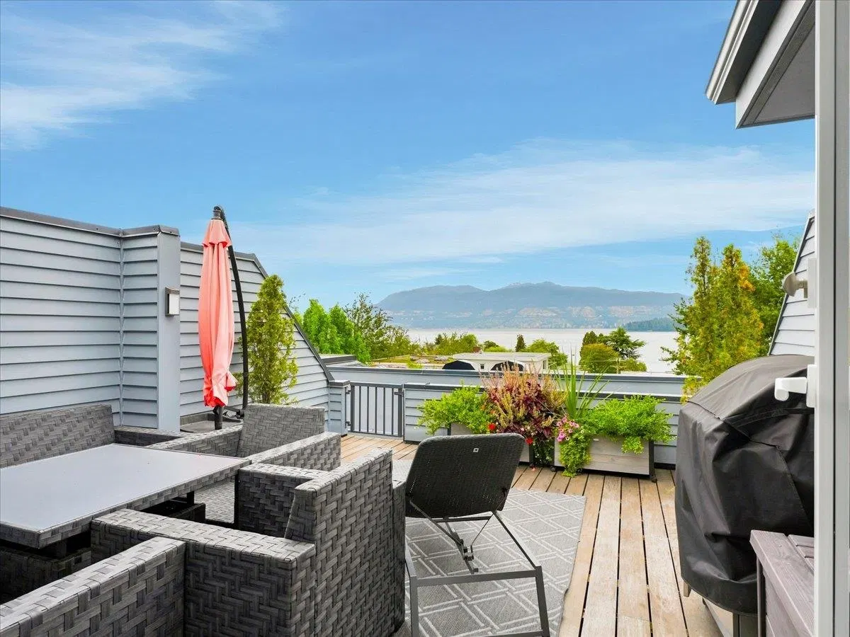 Photo 4 of 12 at #16 – 1620 Balsam Street