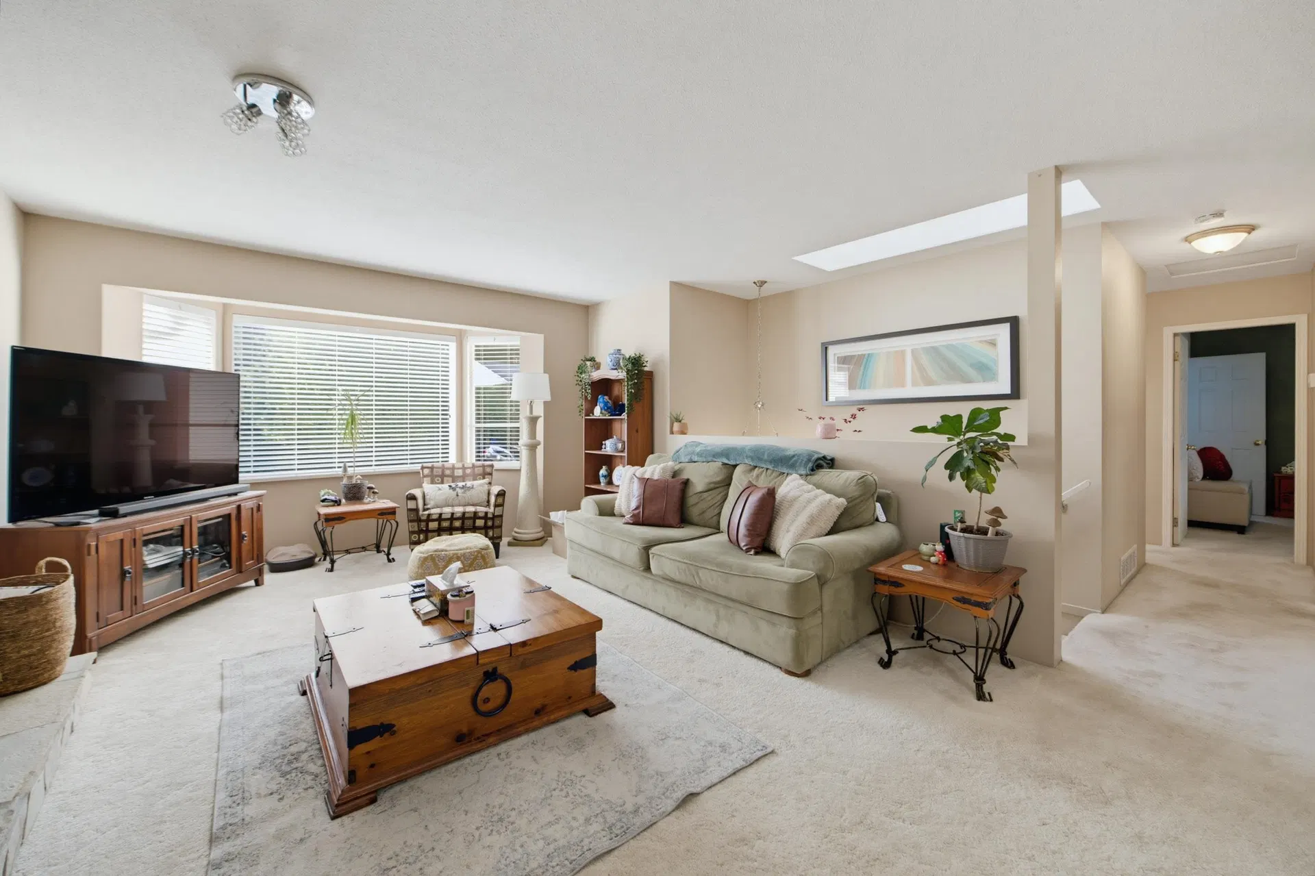 Photo 5 of 39 at 36042 Southridge Place