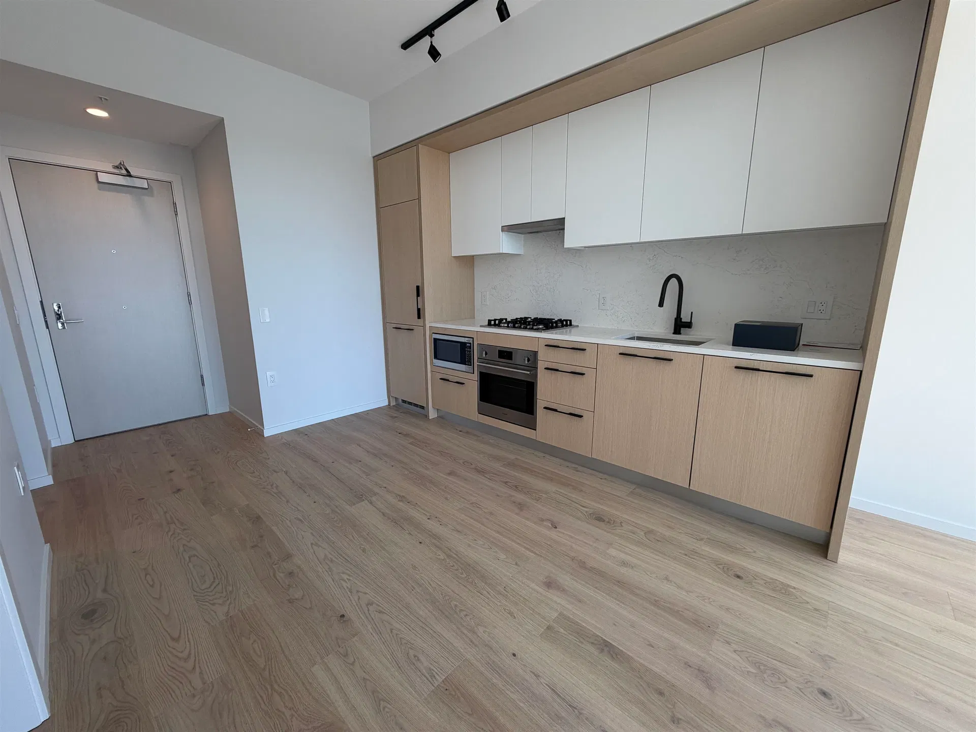 Photo 2 of 15 at #462 – 5189 Earles Street