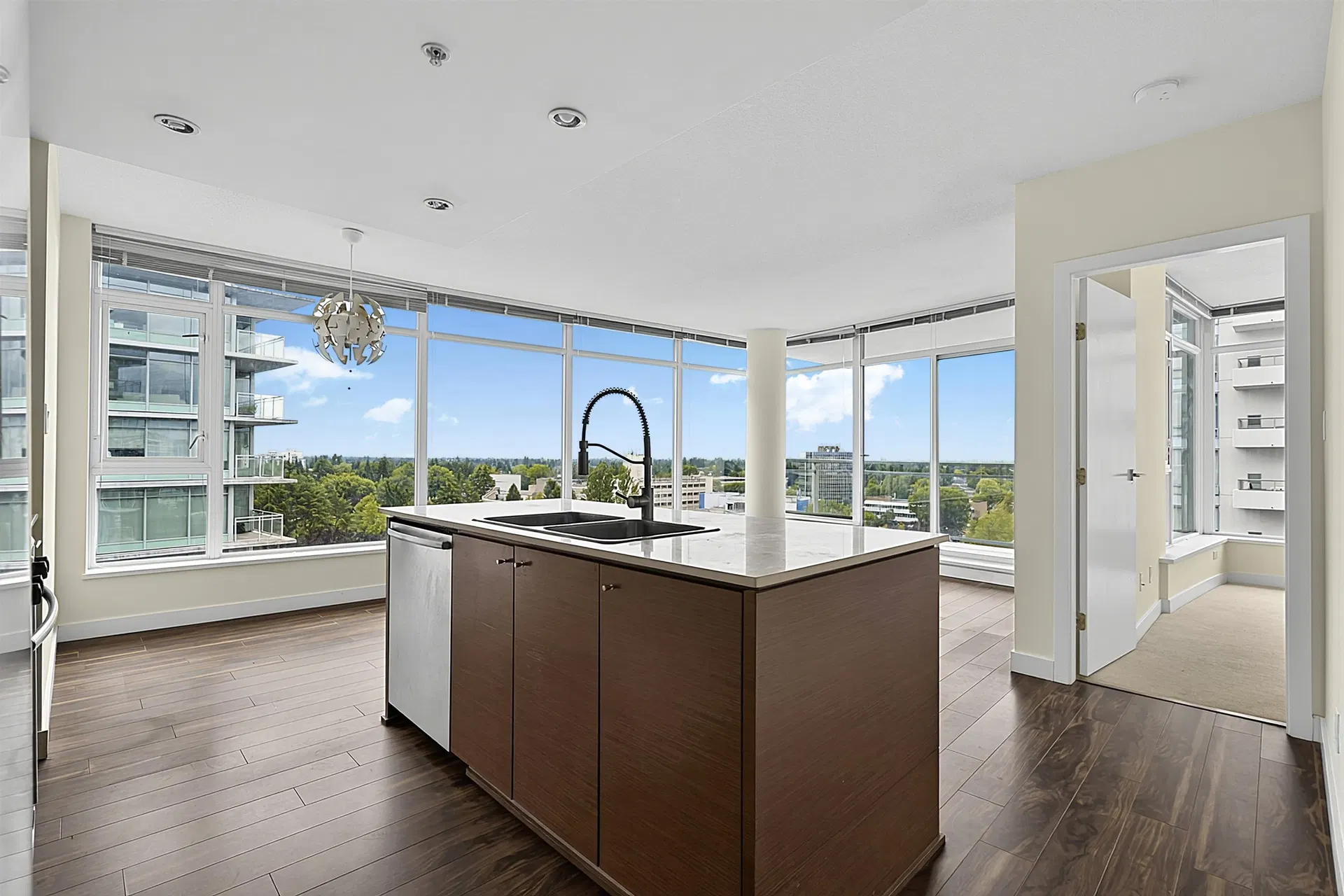 Photo 3 of 21 at #1508 – 5900 Alderbridge Way