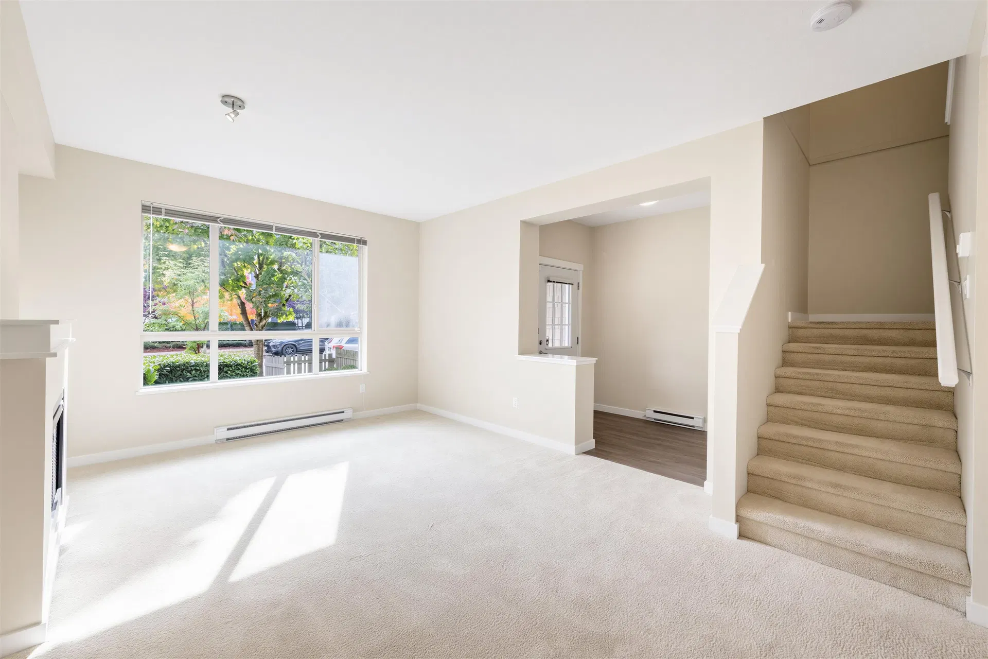 Photo 4 of 38 at #27 – 2738 158 Street