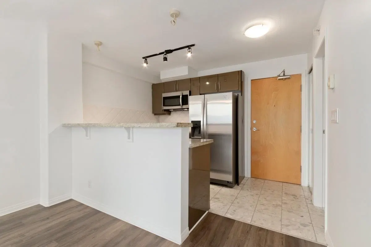 Photo 1 of 17 at #1703 – 1328 W Pender Street