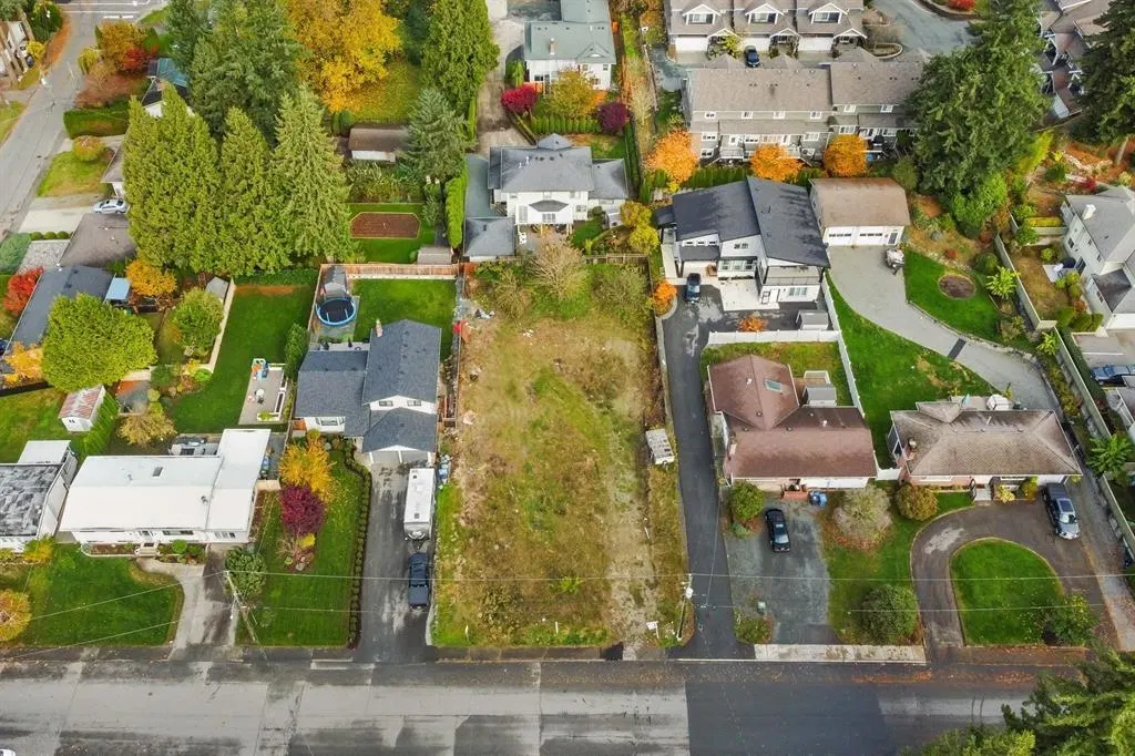 Photo 2 of 10 at 34099 Fraser Street