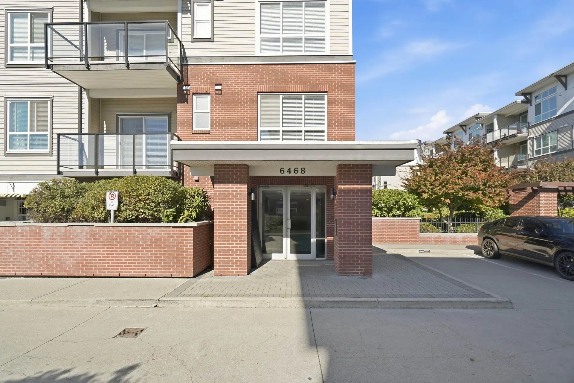Photo 2 of 29 at #416 – 6468 195a Street