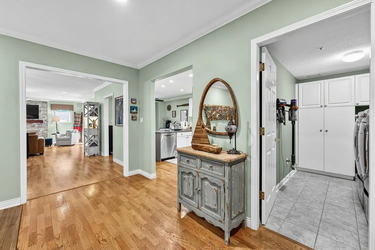 Photo 4 of 36 at #203 – 1725 128 Street