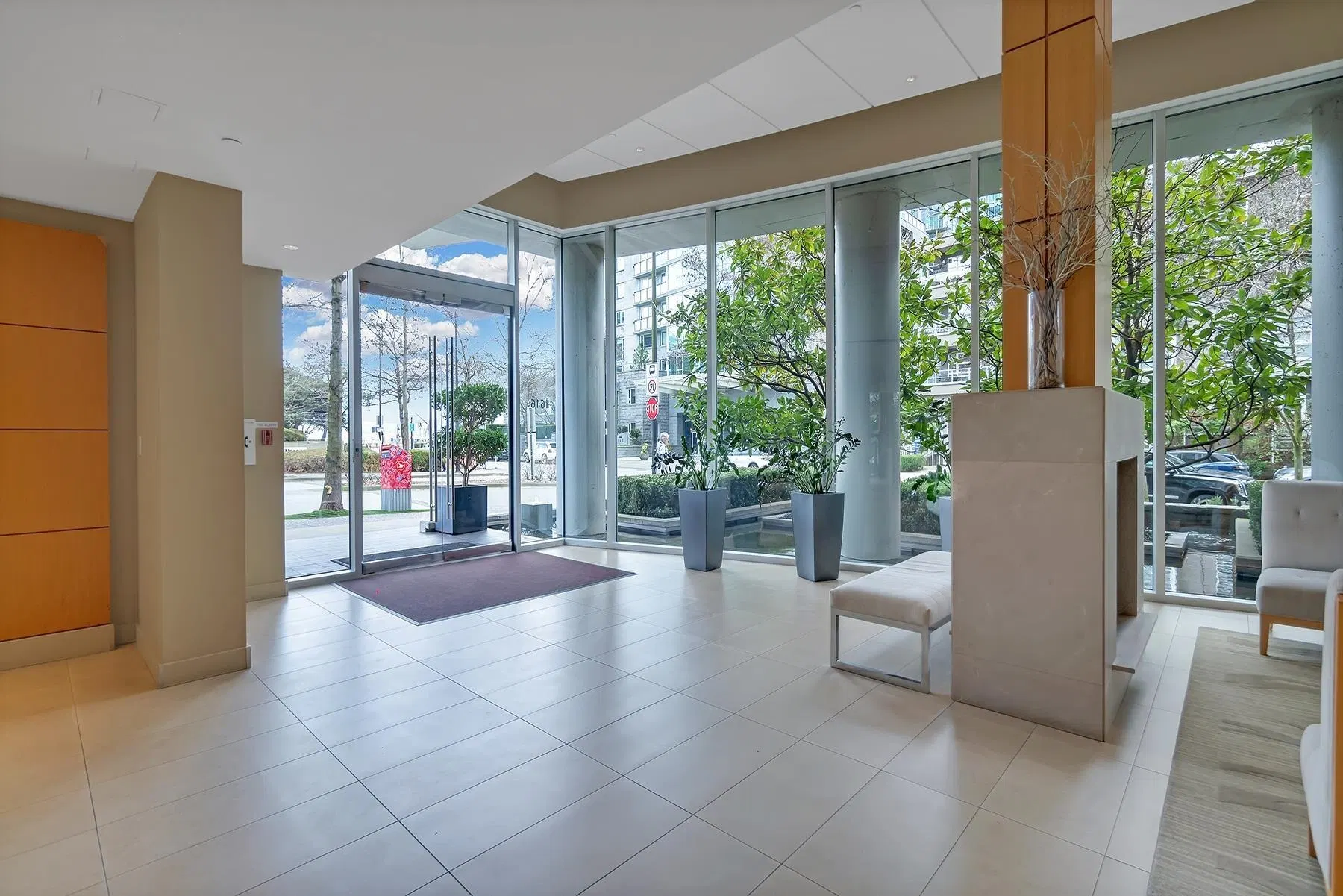 Photo 4 of 18 at #1904 – 1616 Bayshore Drive