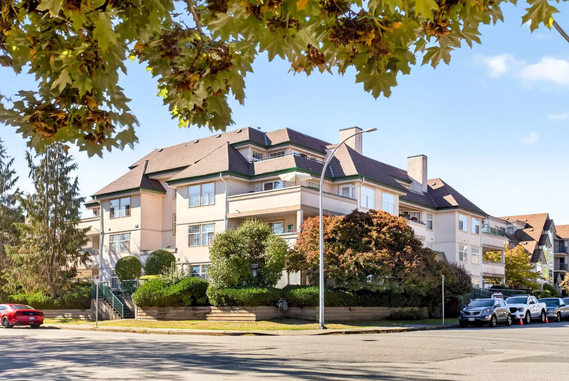 #202 – 1618 Grant Avenue