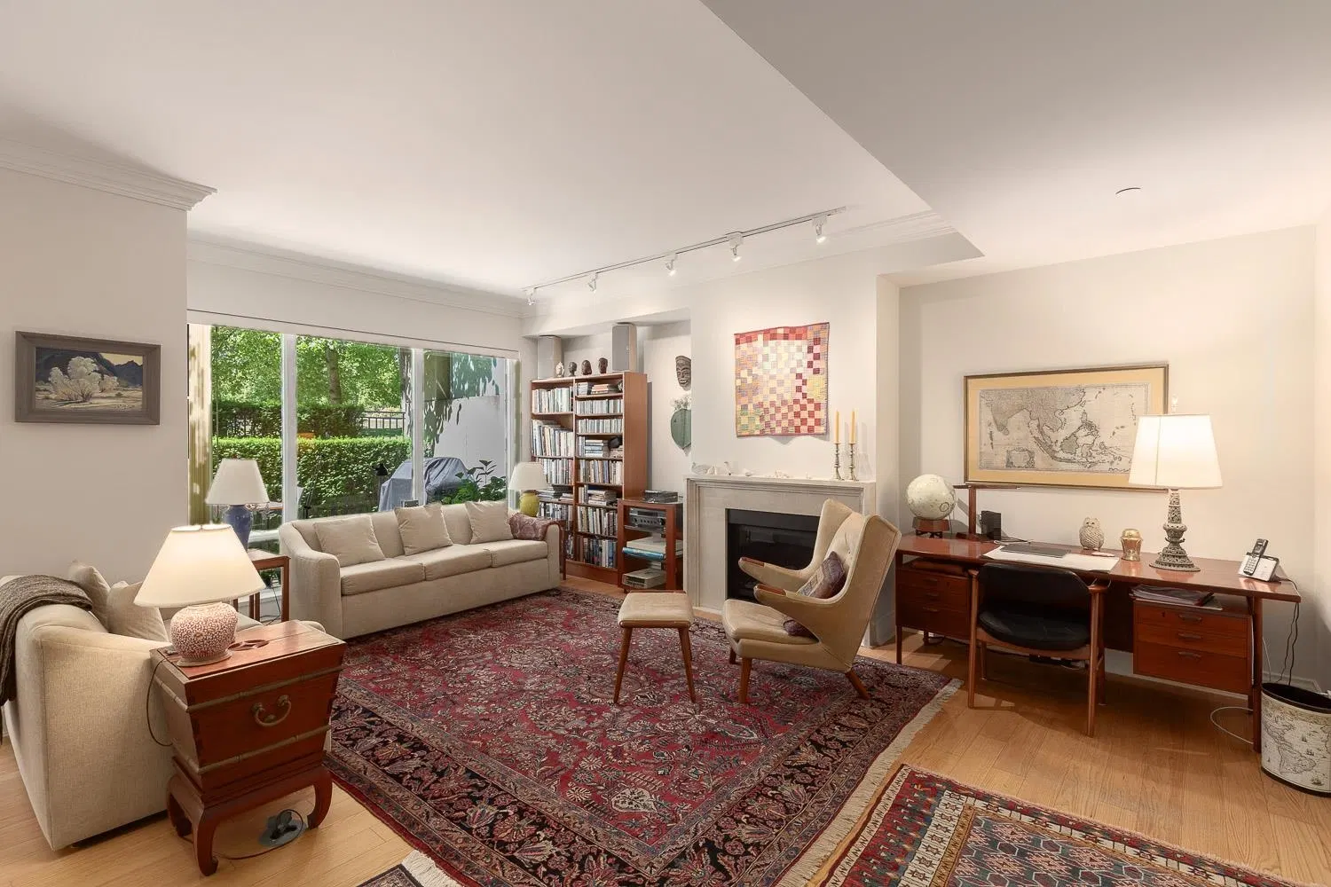 #101 – 426 Beach Crescent