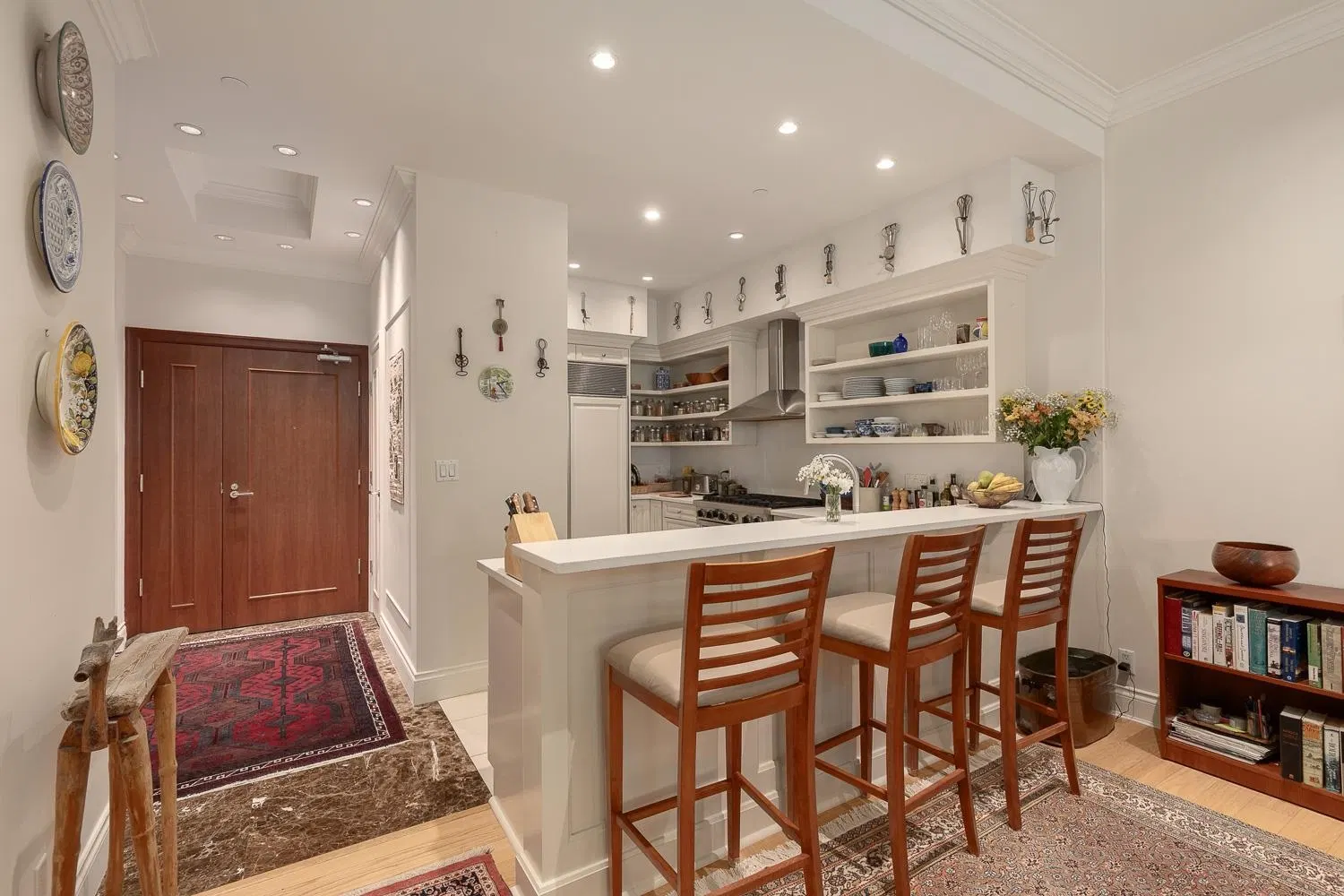 Photo 5 of 40 at #101 – 426 Beach Crescent