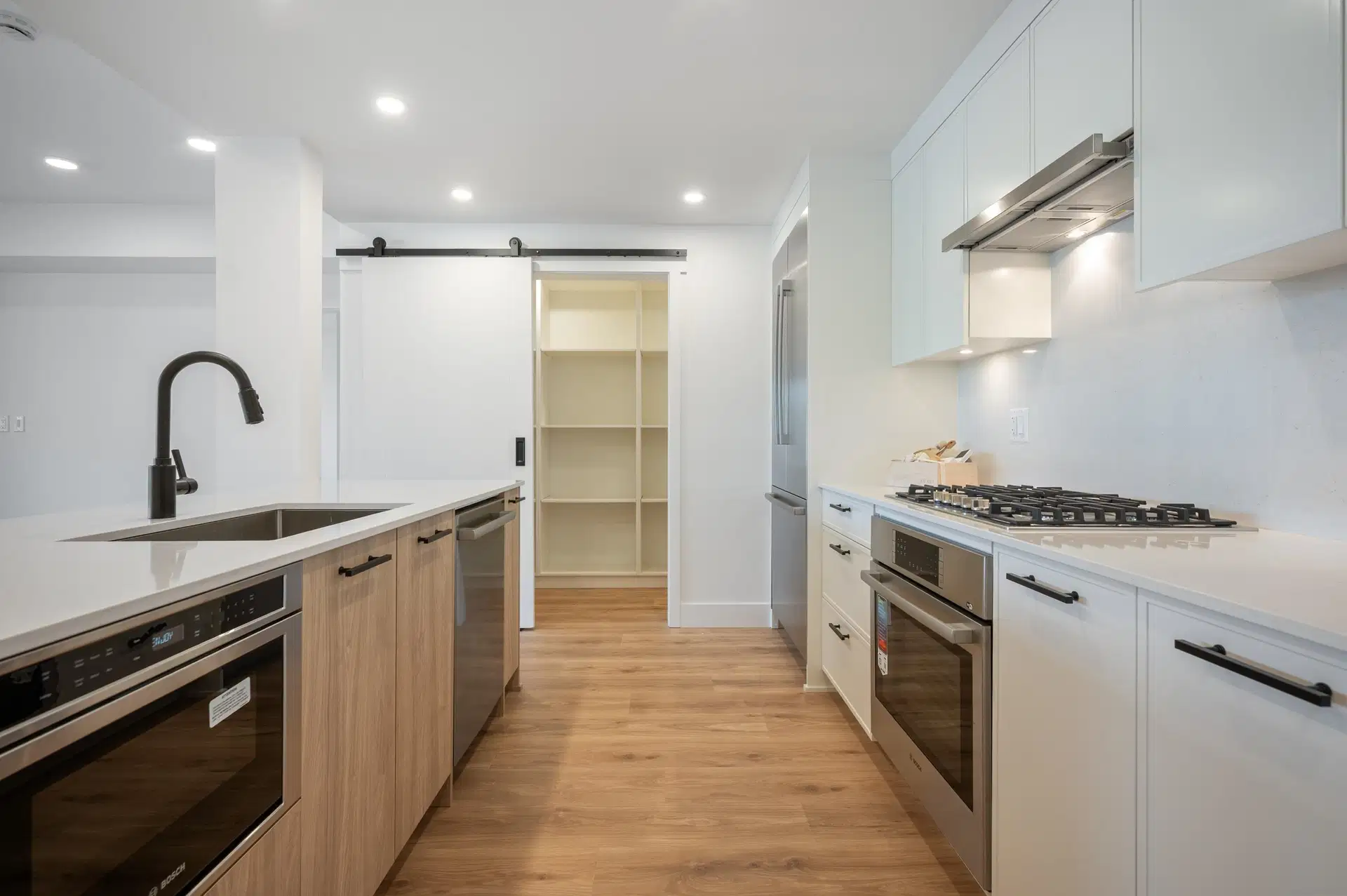 #308 – 33160 Plaxton Crescent