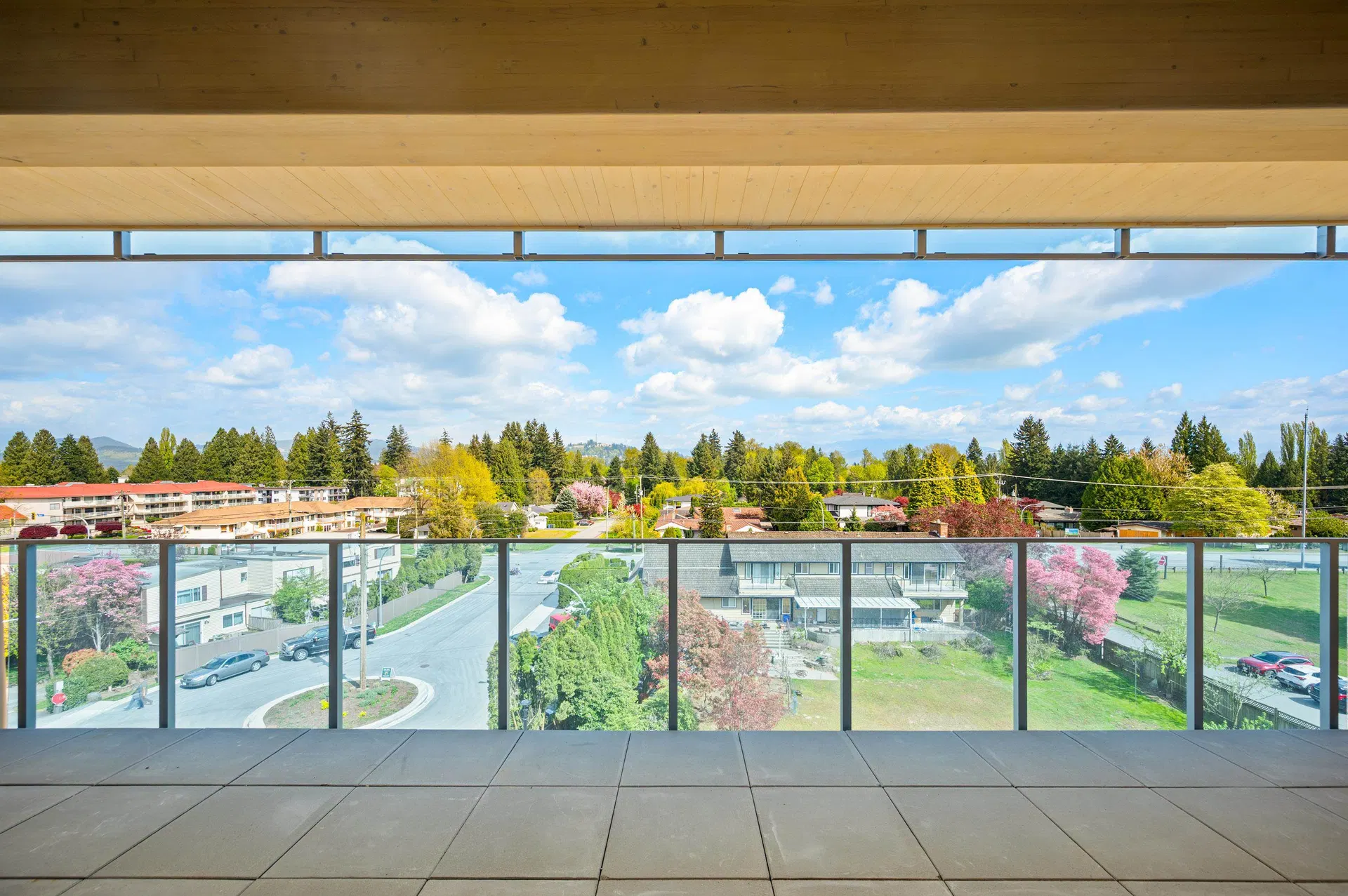 Photo 2 of 15 at #308 – 33160 Plaxton Crescent