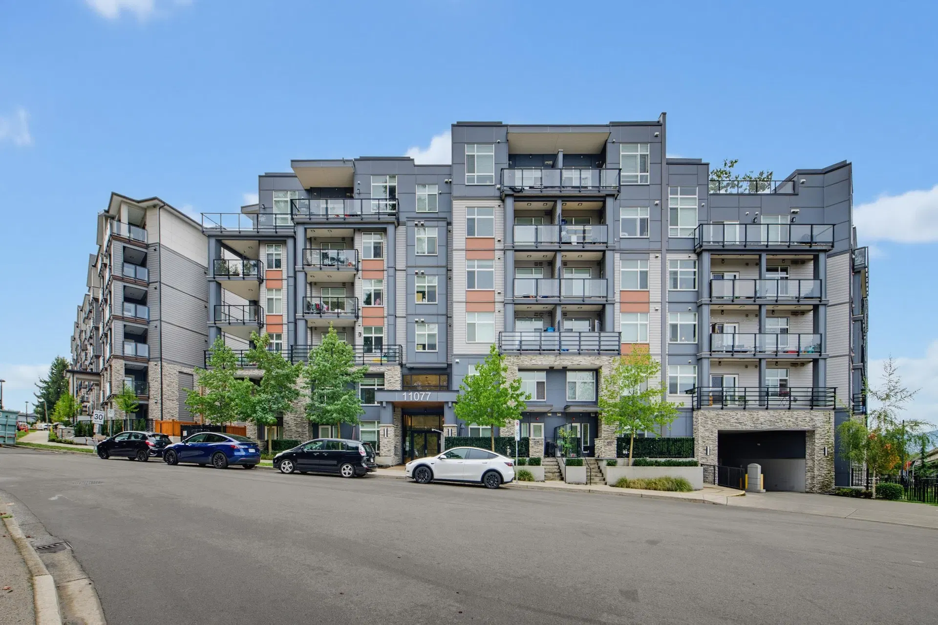 Photo 4 of 40 at #205 – 11077 Ravine Road