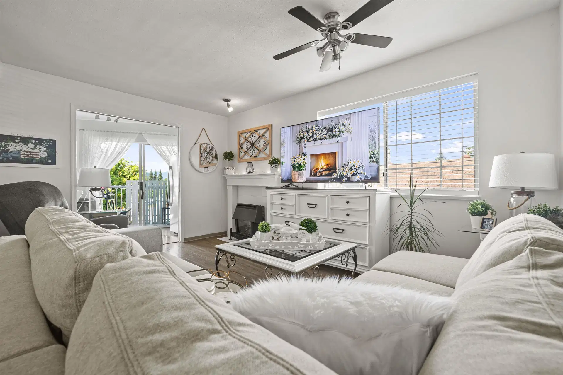#206 – 46351 Yale Road