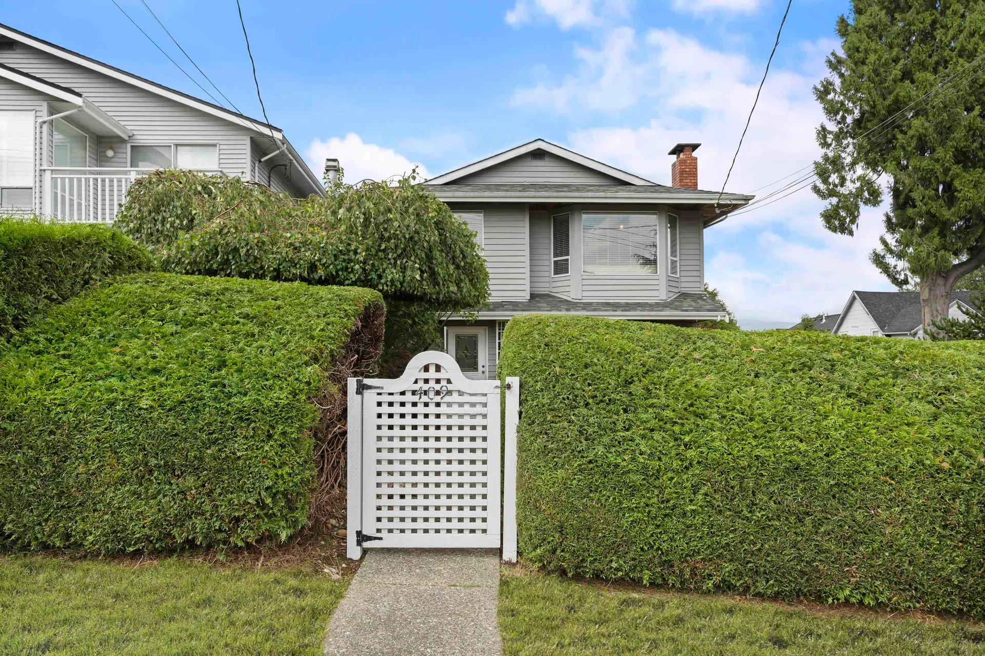 Photo 3 of 40 at 409 Sherbrooke Street