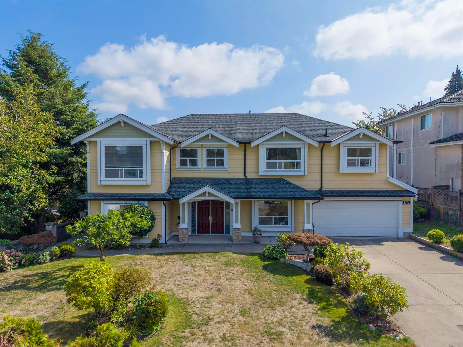 5891 Dickens Place
