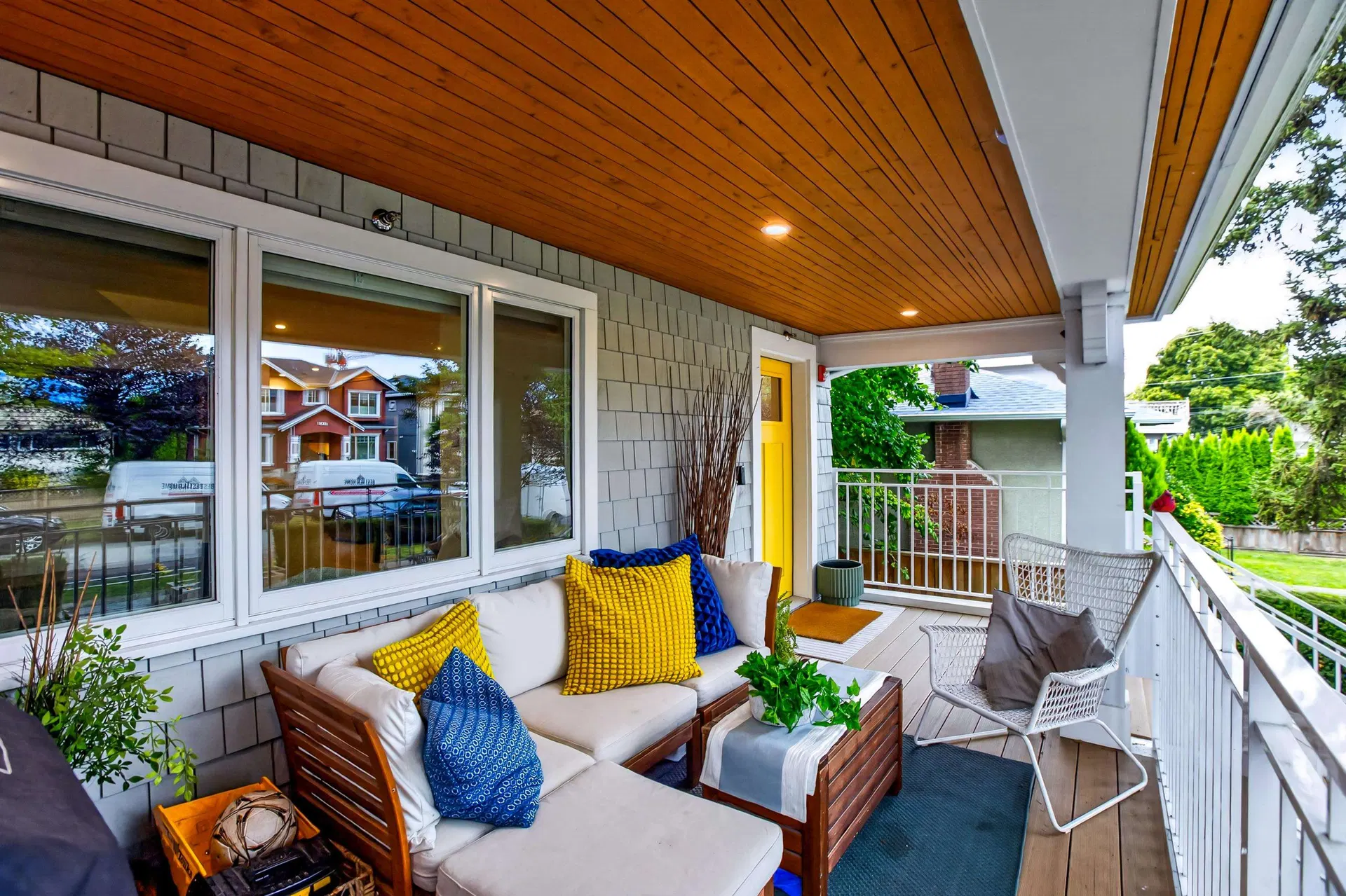 Photo 4 of 30 at 1444 E 30th Avenue