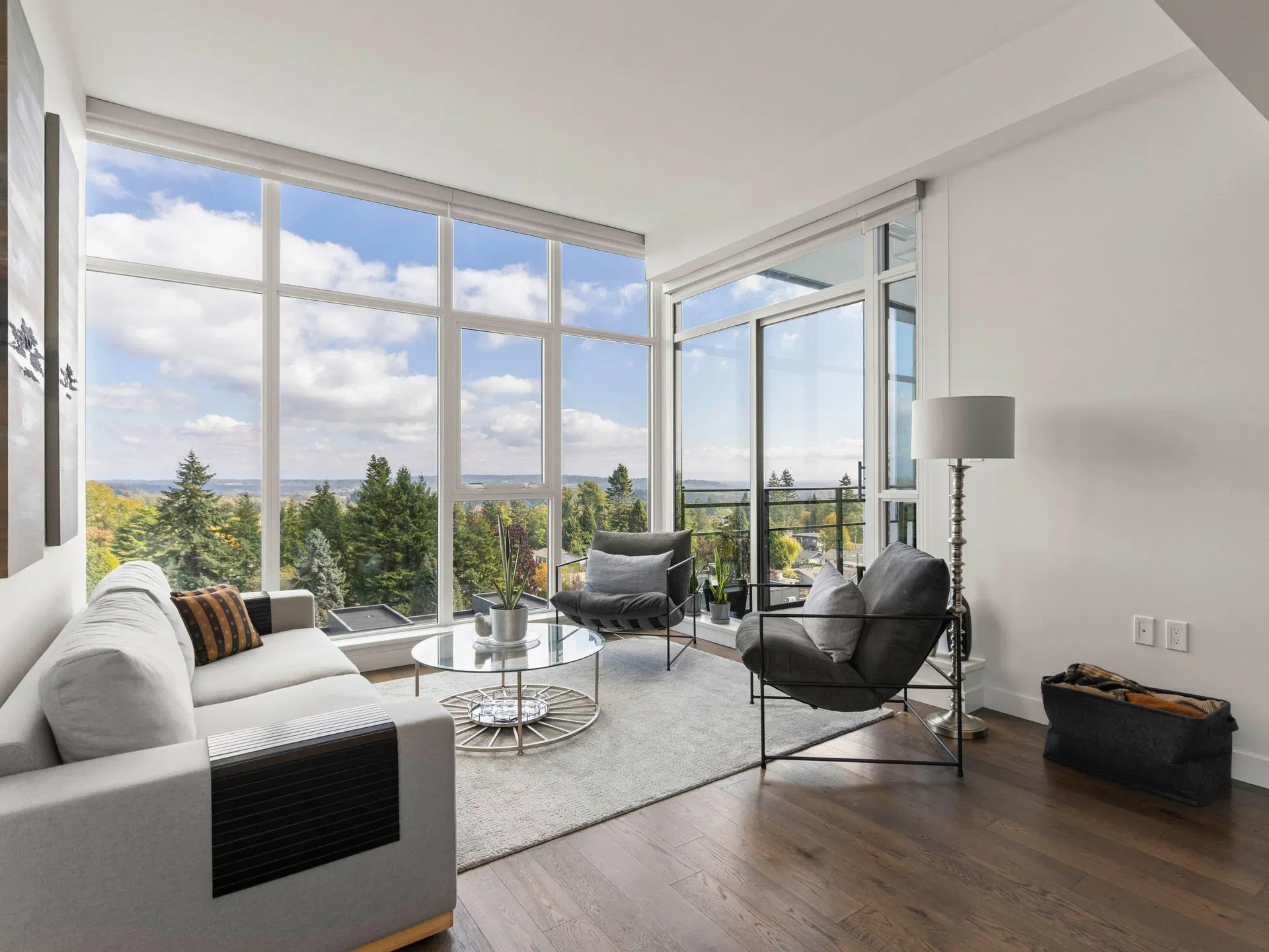 Photo 4 of 40 at #603 – 1526 Finlay Street