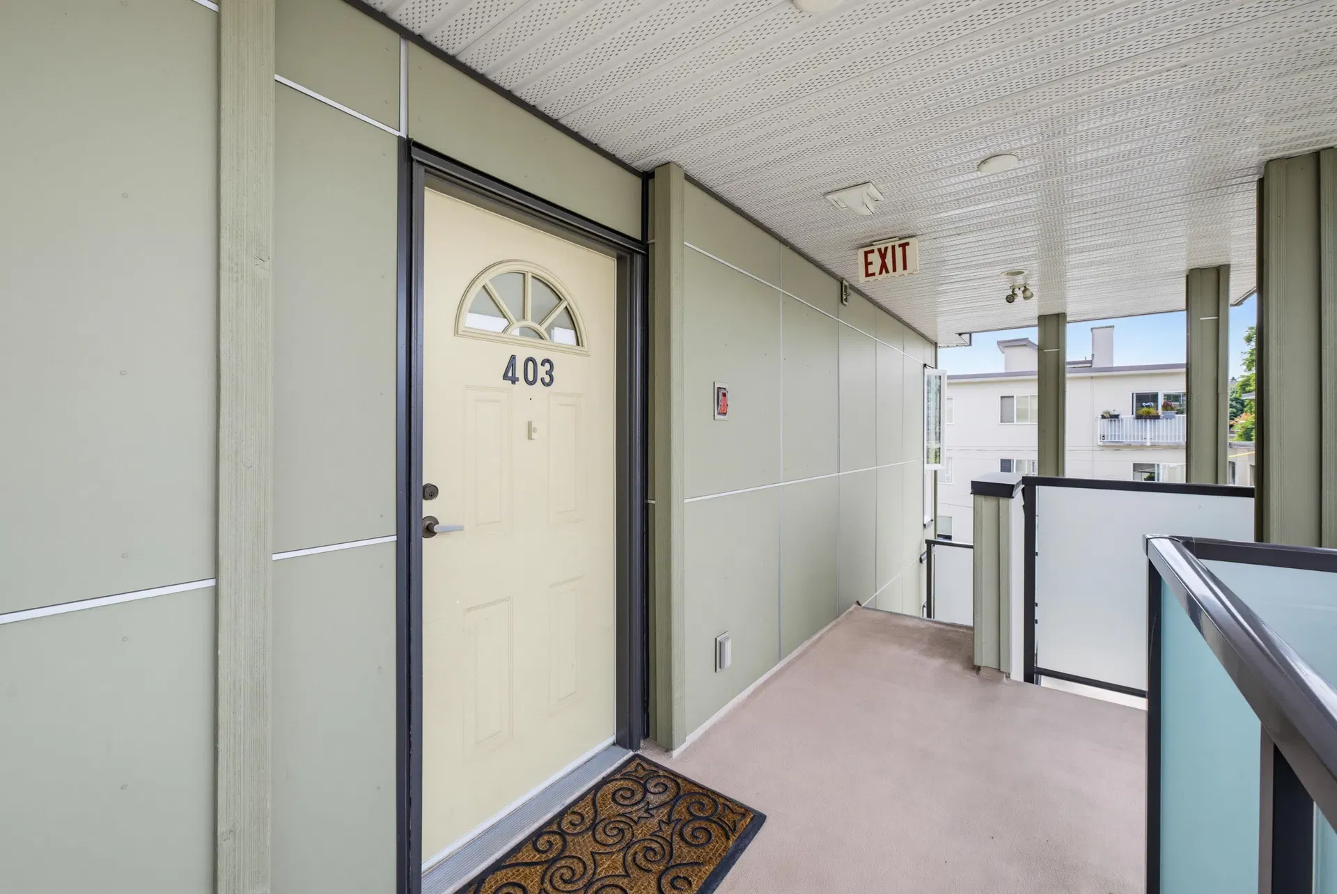 Photo 4 of 31 at #403 – 1200 W 10th Avenue
