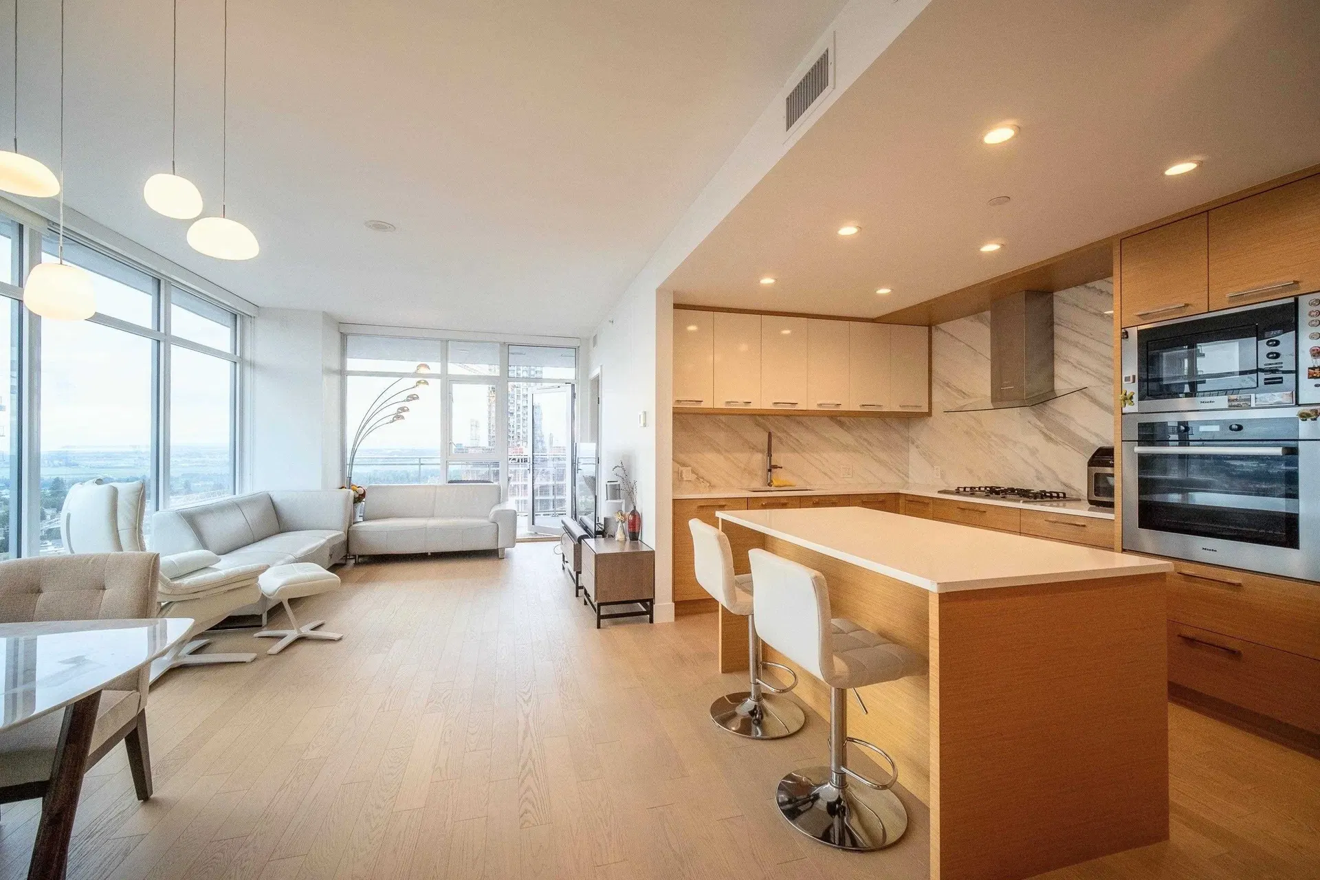 Photo 5 of 13 at #2305 – 4360 Beresford Street