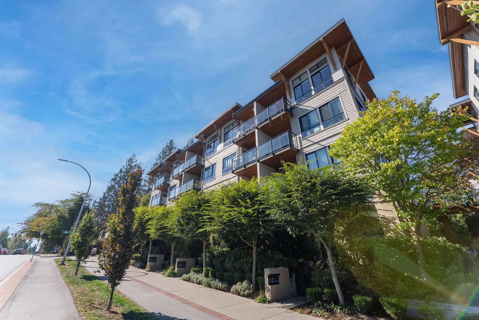 Photo 4 of 36 at #401 – 10455 154 Street