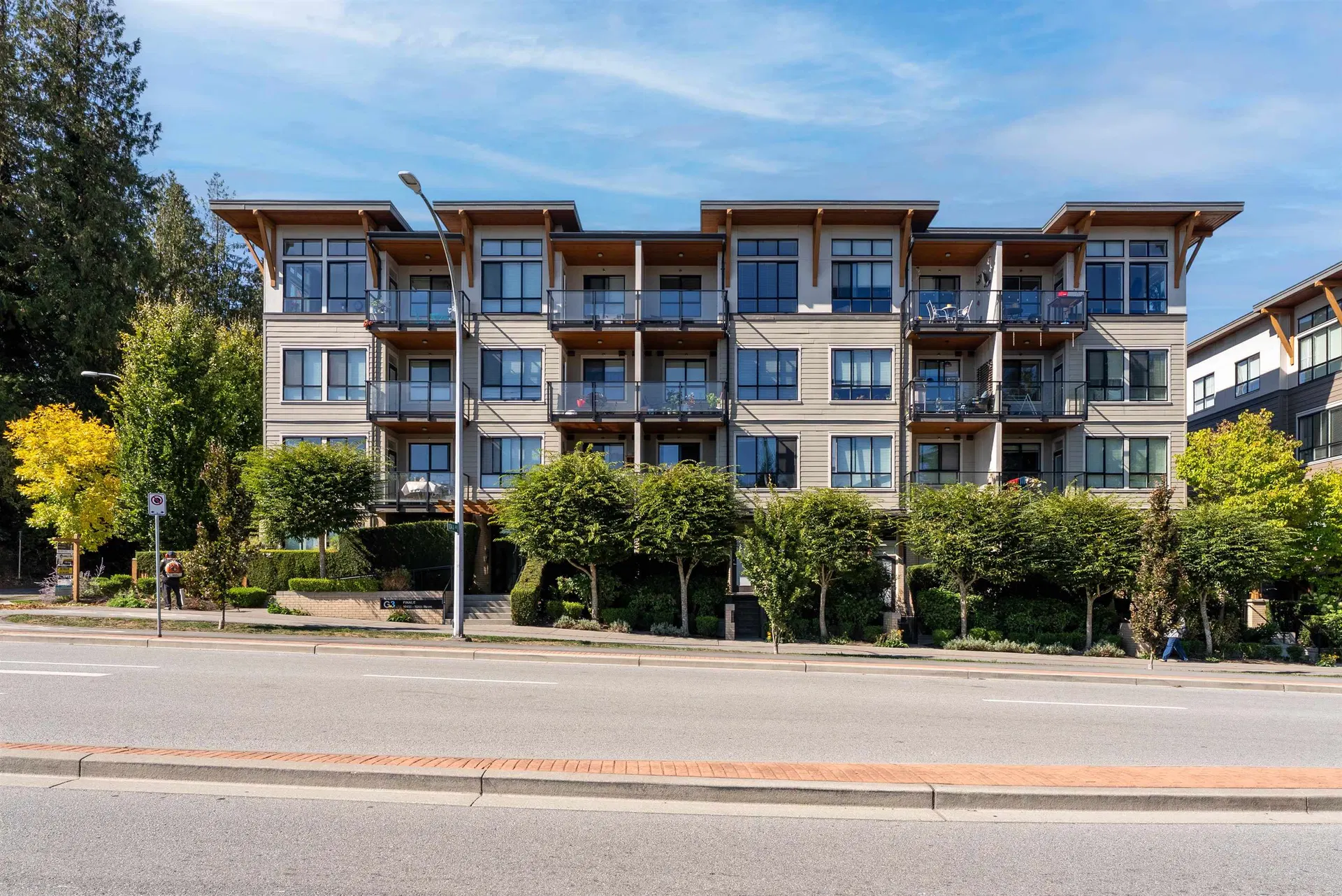 Photo 5 of 36 at #401 – 10455 154 Street