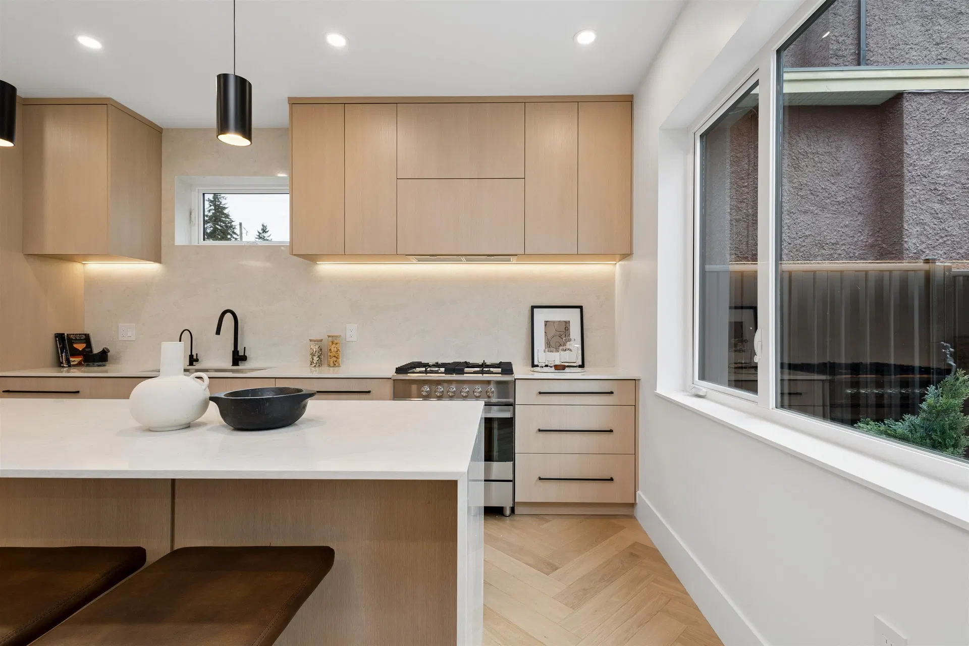 Photo 2 of 33 at #1 – 3639 E 46th Avenue
