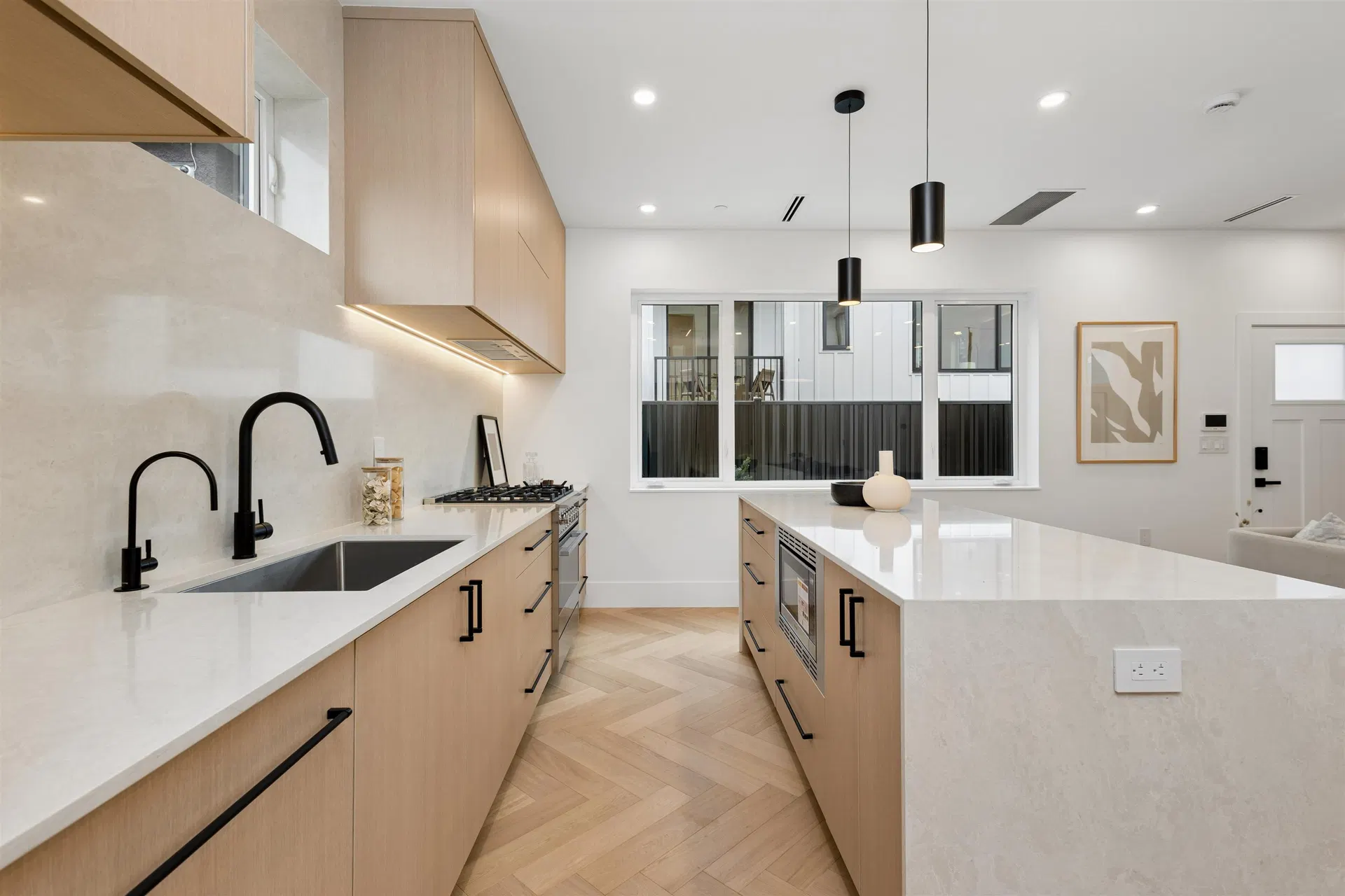Photo 4 of 33 at #1 – 3639 E 46th Avenue