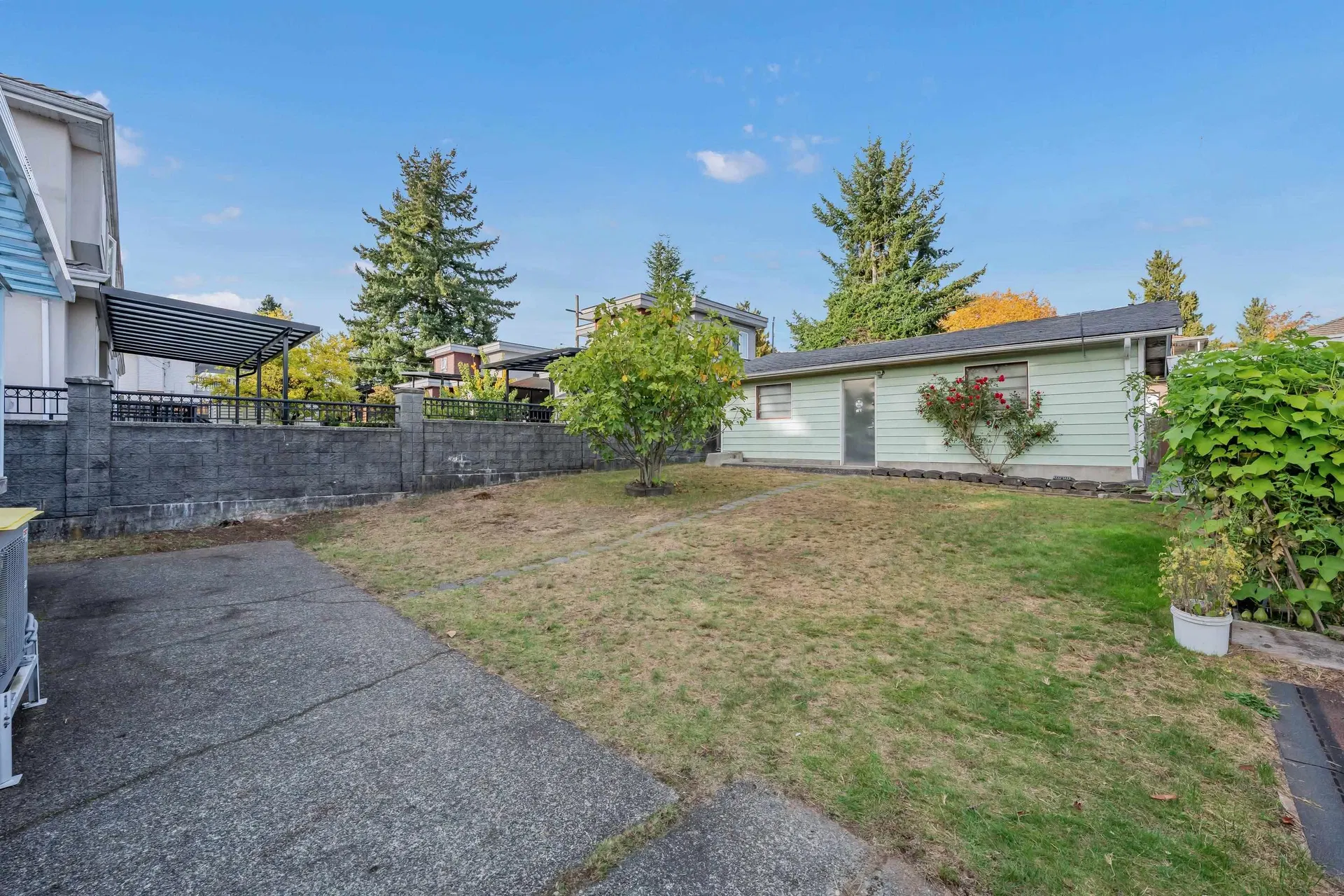 Photo 5 of 40 at 3631 Wellington Avenue