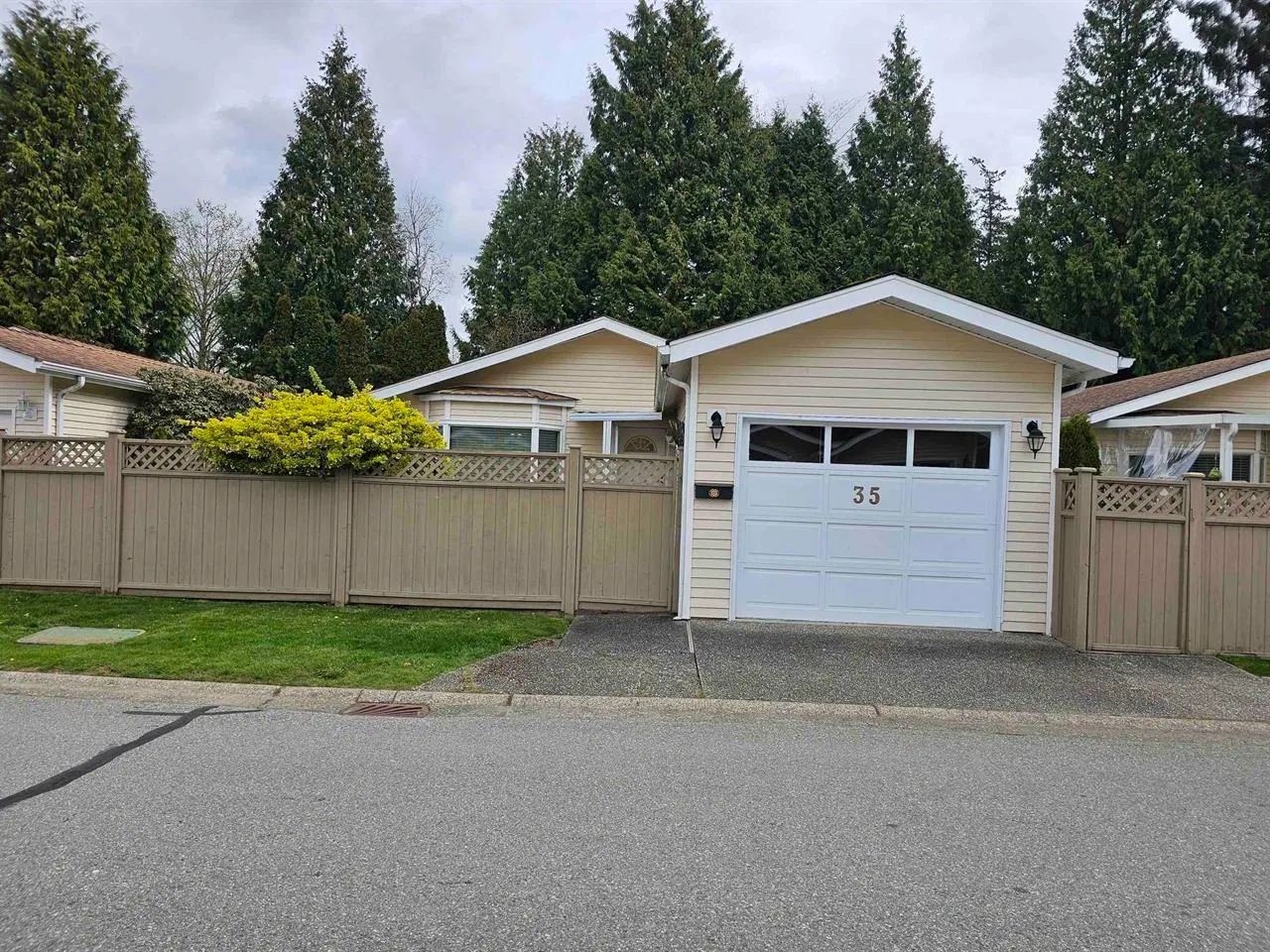 Photo 3 of 38 at #35 – 1400 164 Street