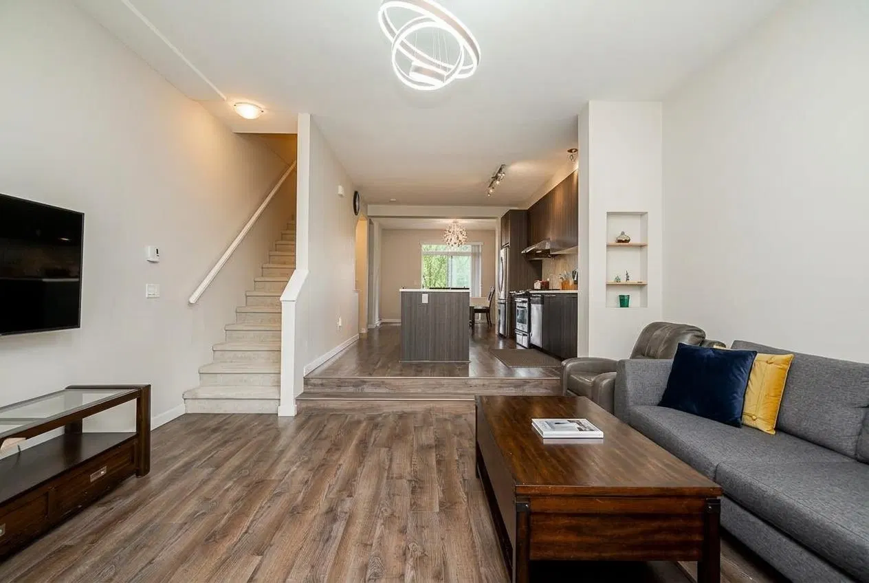Photo 4 of 16 at #49 – 9728 Alexandra Road