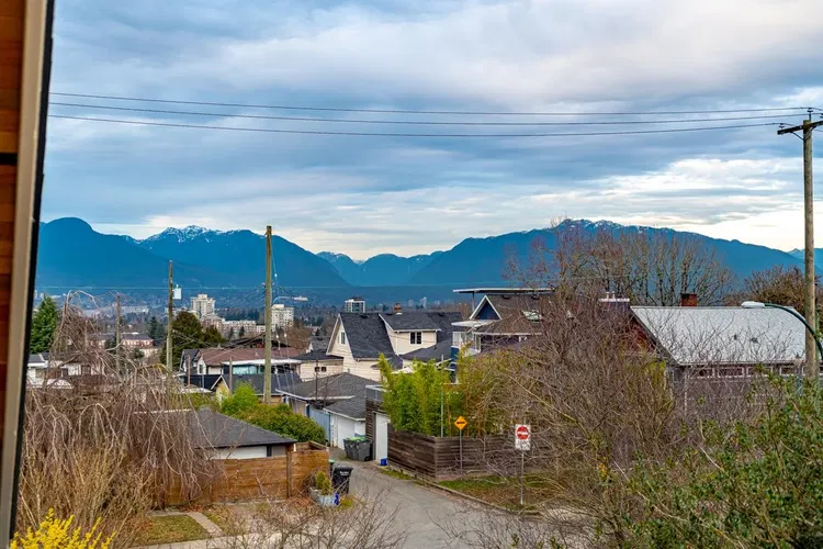Photo 4 of 19 at #1 – 5355 Inverness Street