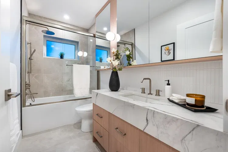 Photo 5 of 19 at #1 – 5355 Inverness Street