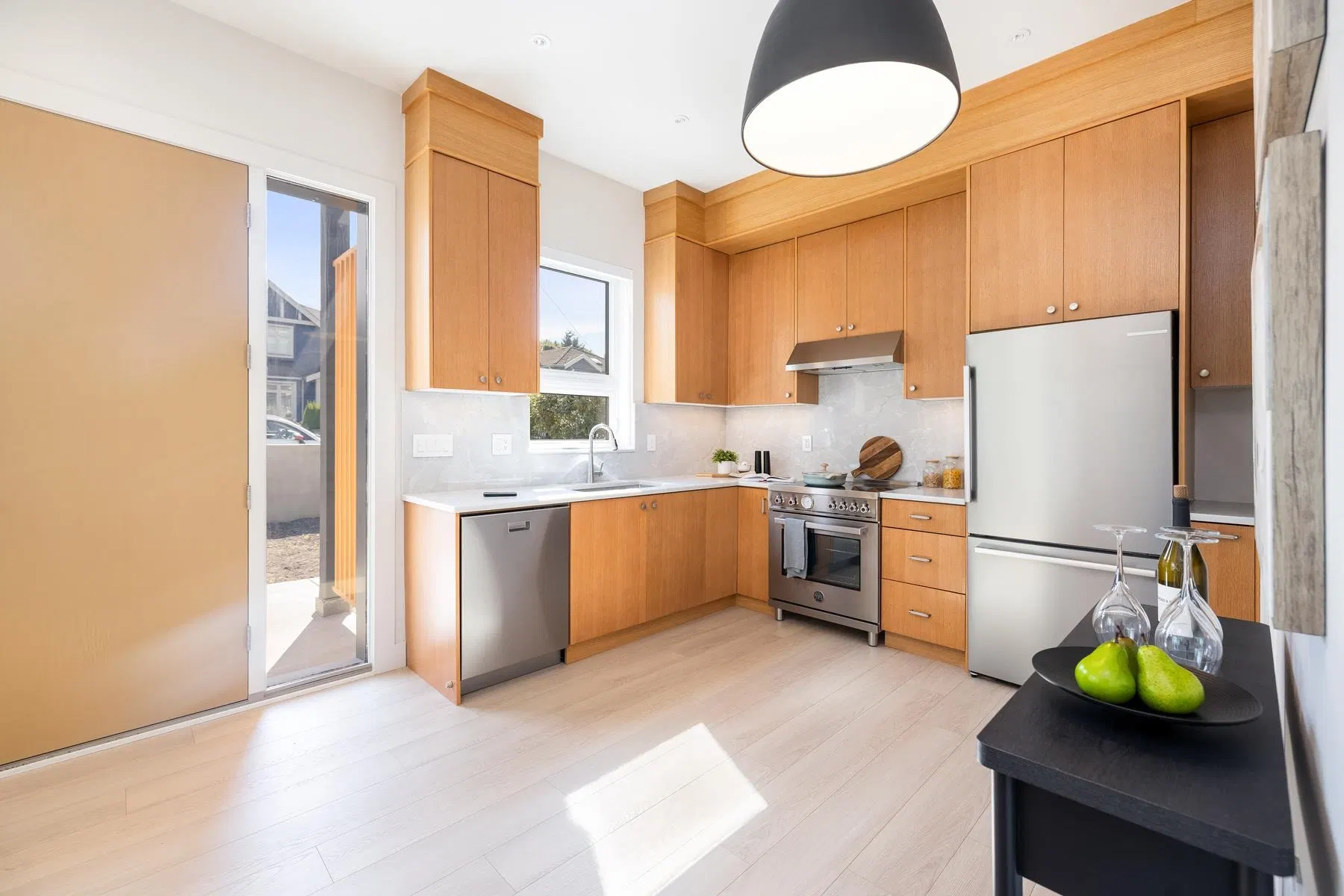 Photo 3 of 25 at #1 – 2995 Adanac Street