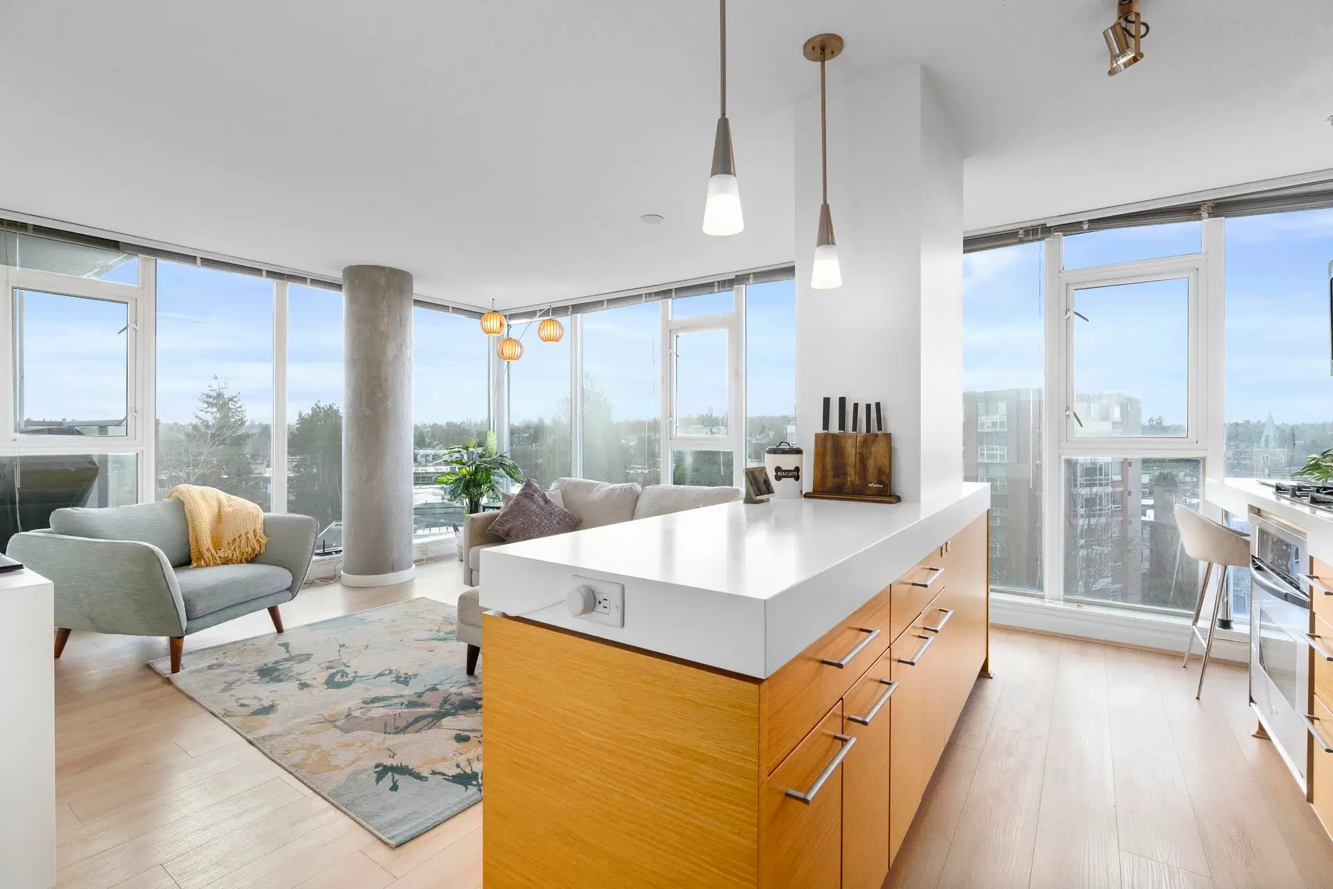 #709 – 2770 Sophia Street