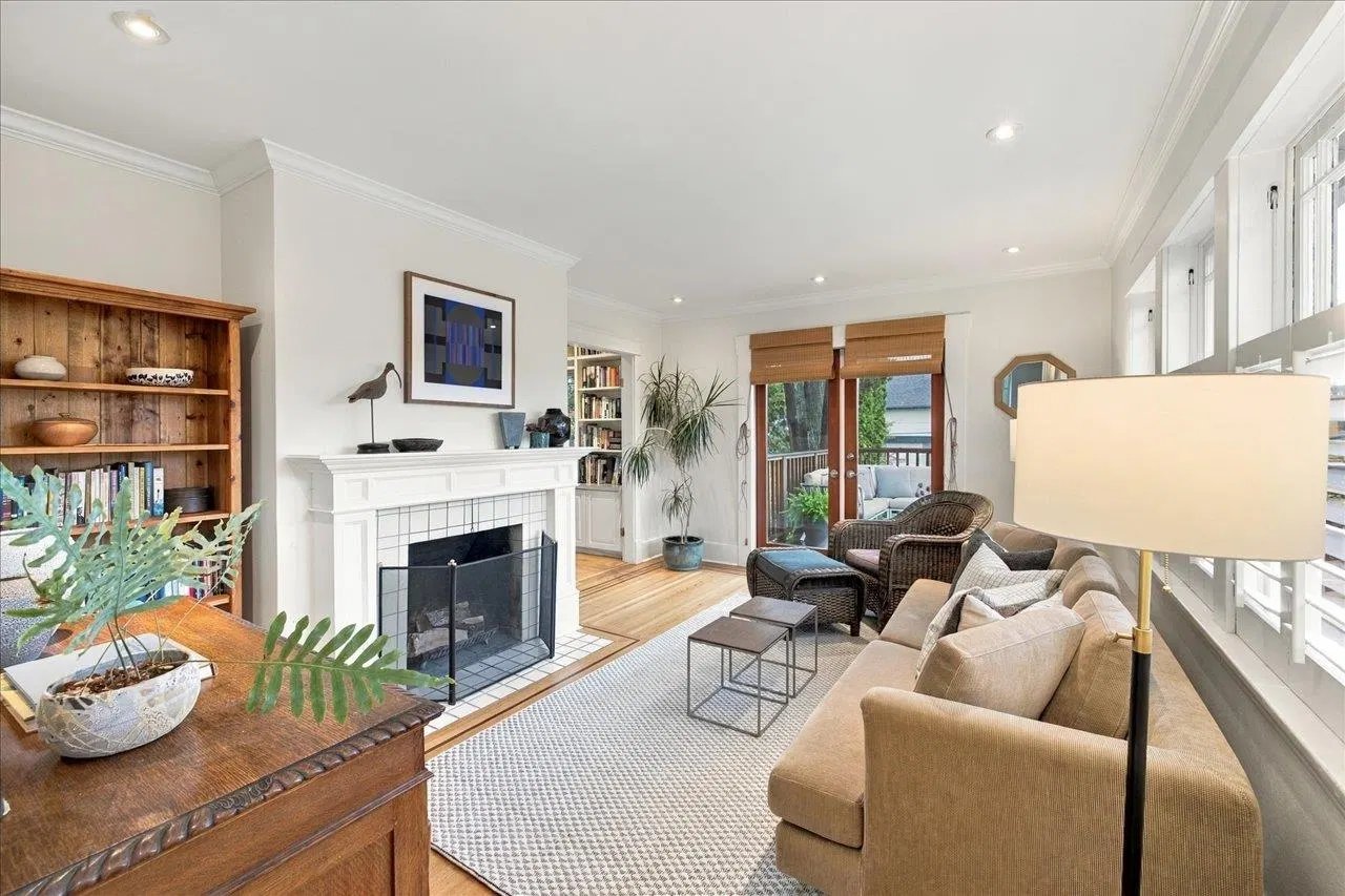 Photo 5 of 39 at 706 W 24th Avenue