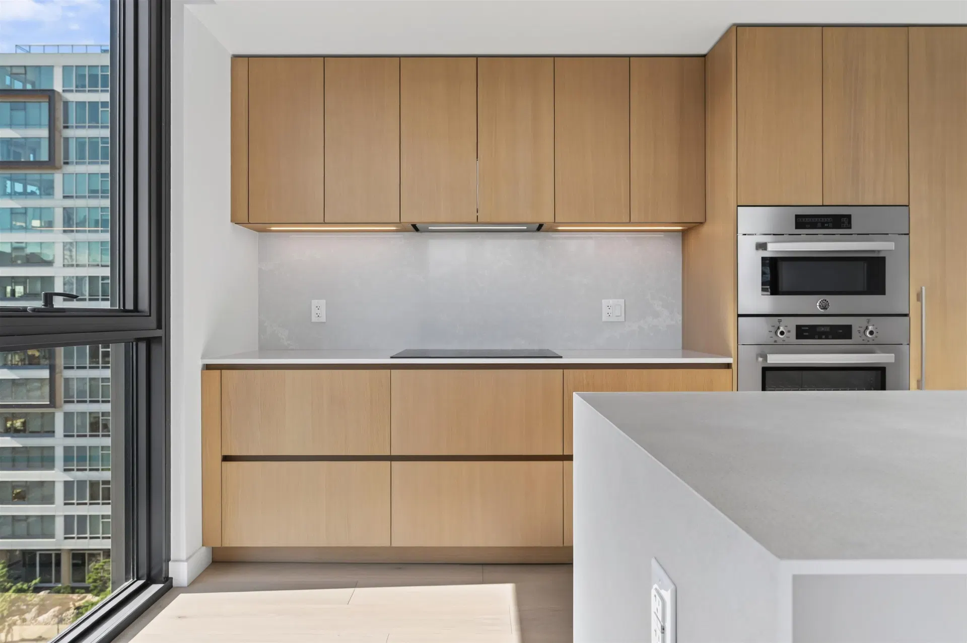 Photo 4 of 21 at #801 – 1530 W 6th Avenue