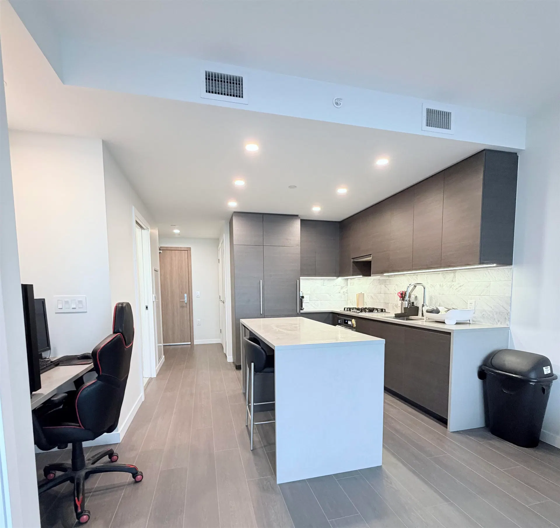 Photo 4 of 15 at #2803 – 2108 Gilmore Avenue