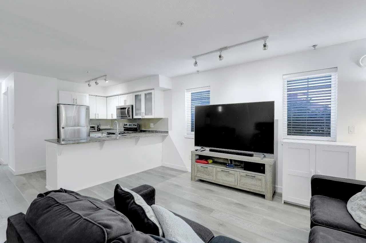 Photo 3 of 34 at #108 – 13958 108 Avenue