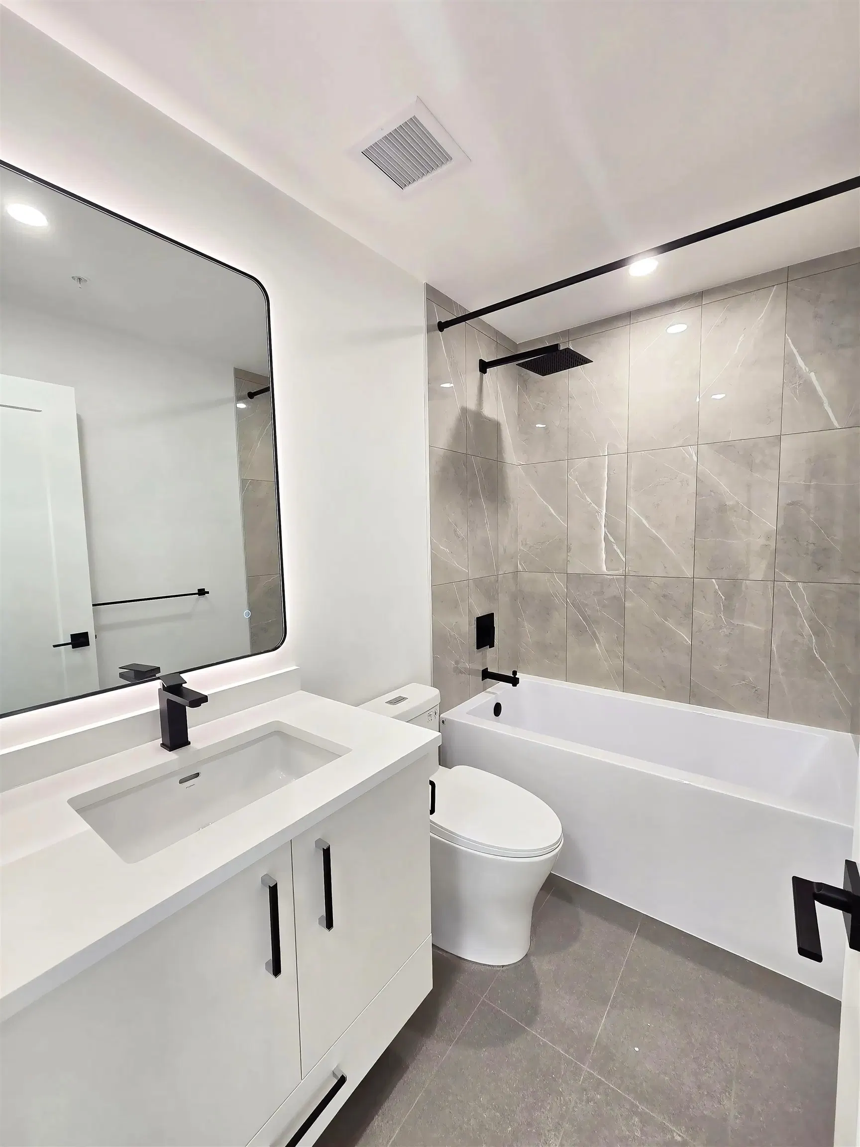 Photo 1 of 11 at #414 – 10405 147 Street