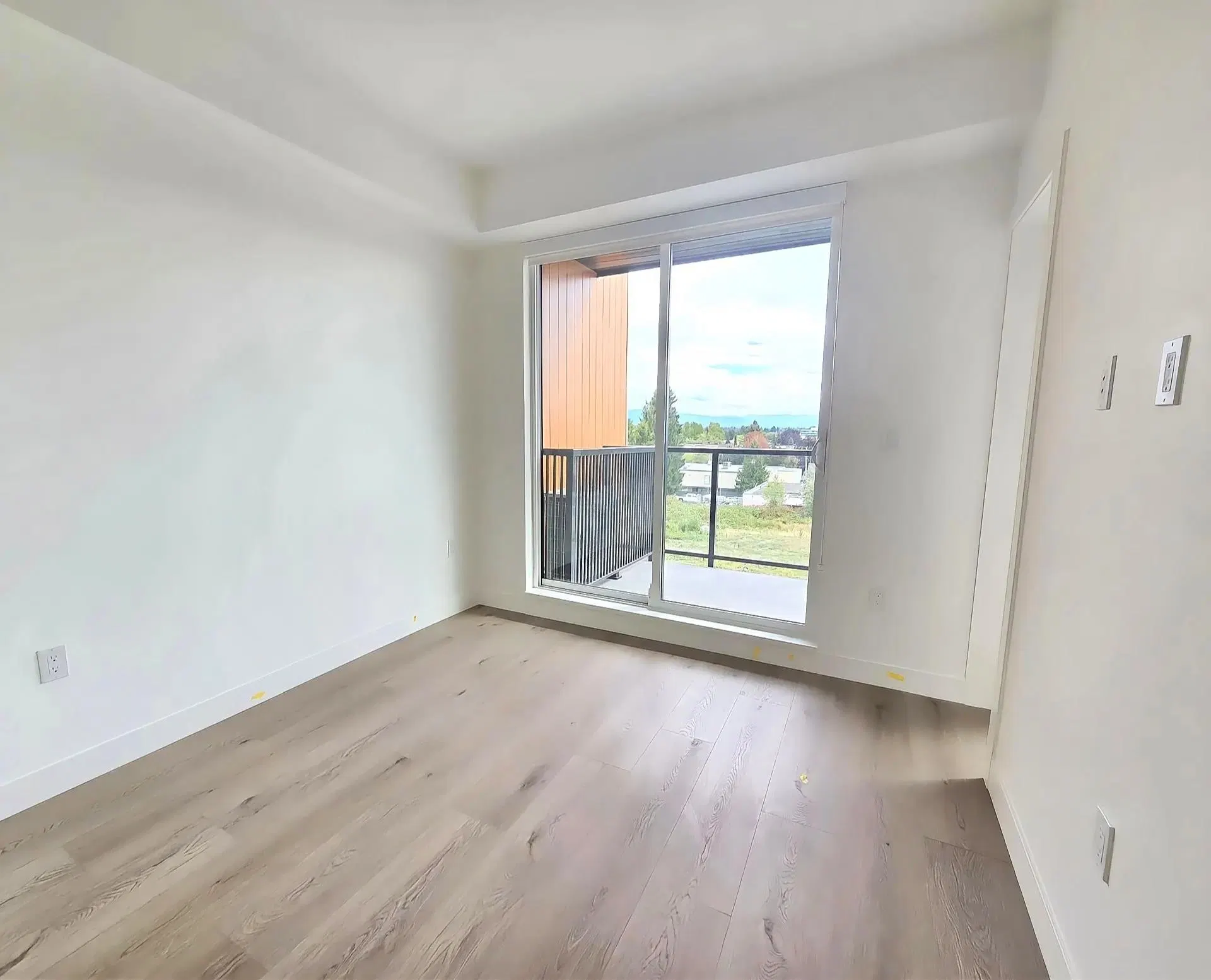 Photo 2 of 11 at #414 – 10405 147 Street