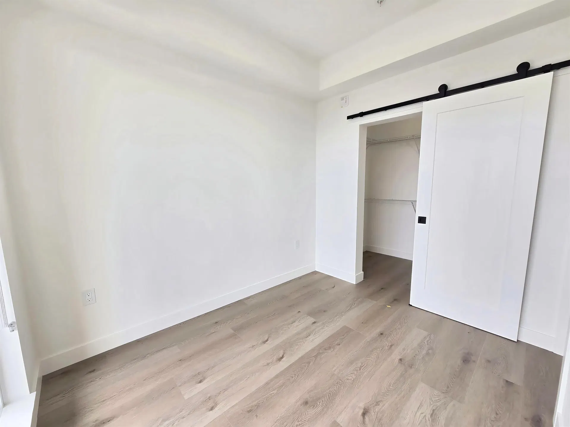 Photo 5 of 11 at #414 – 10405 147 Street